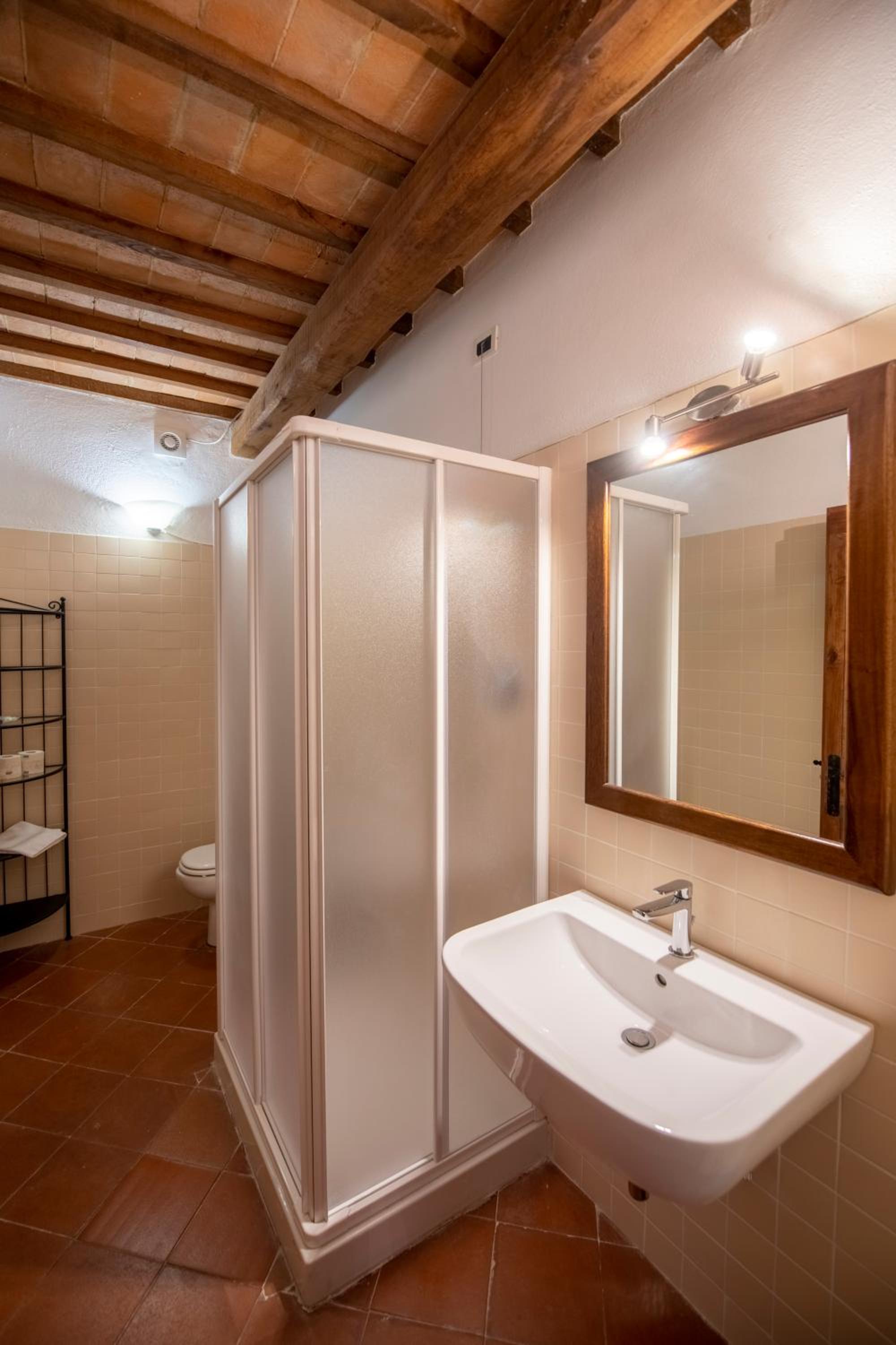 Standard Double Room - Photo 5