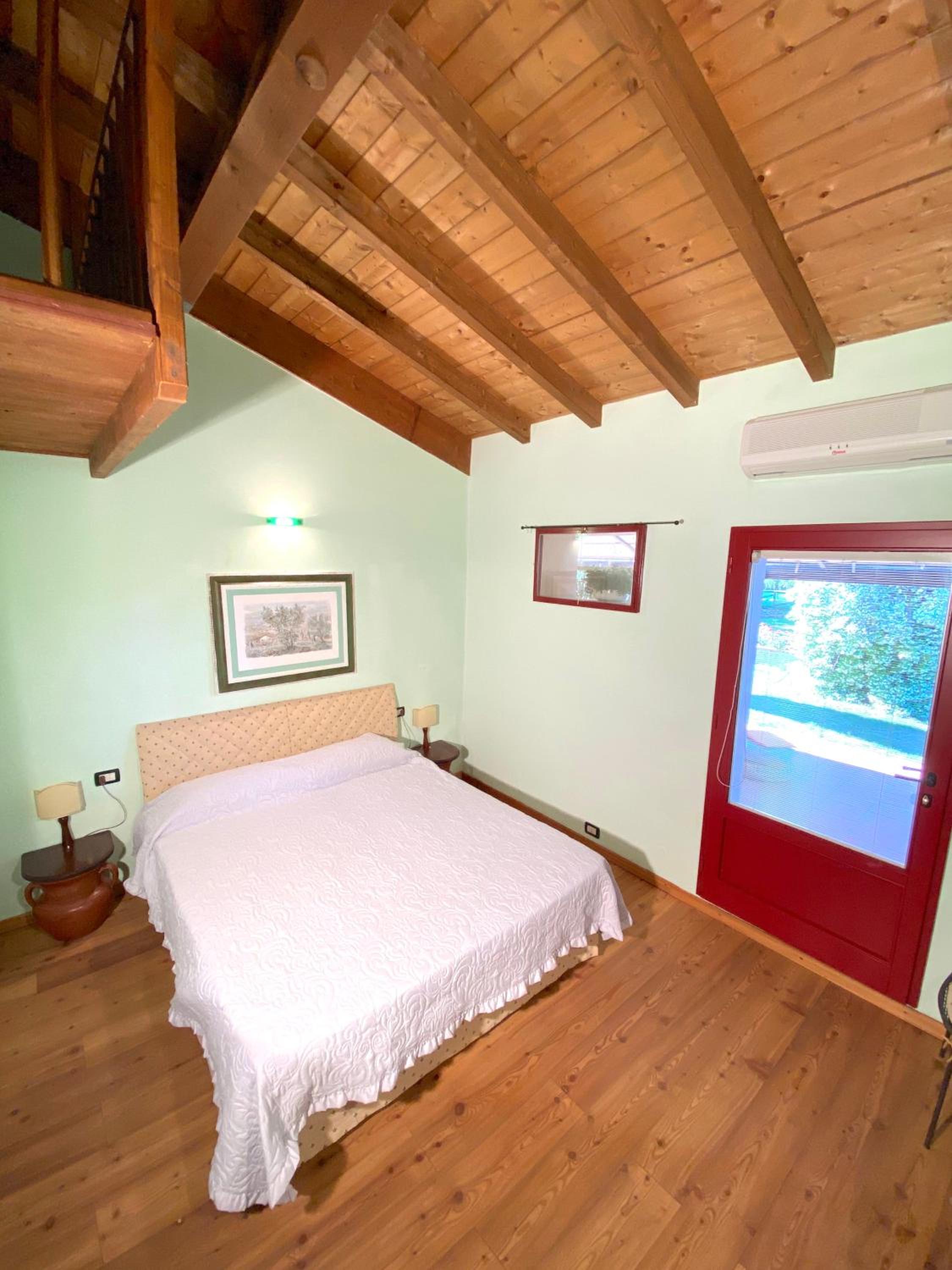 Double Room with Garden View - Photo 8