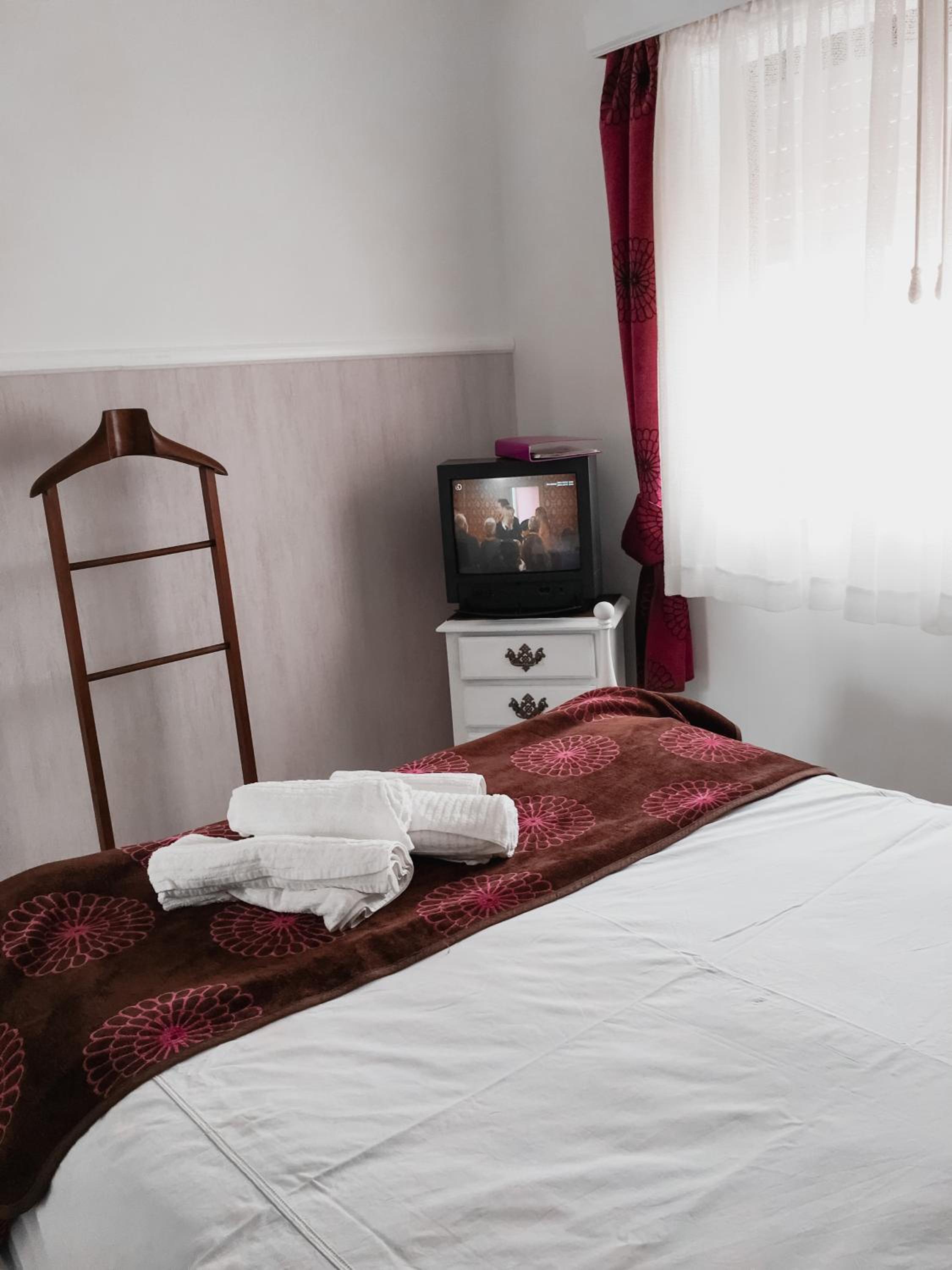 Double Room with Private External Bathroom photo 2