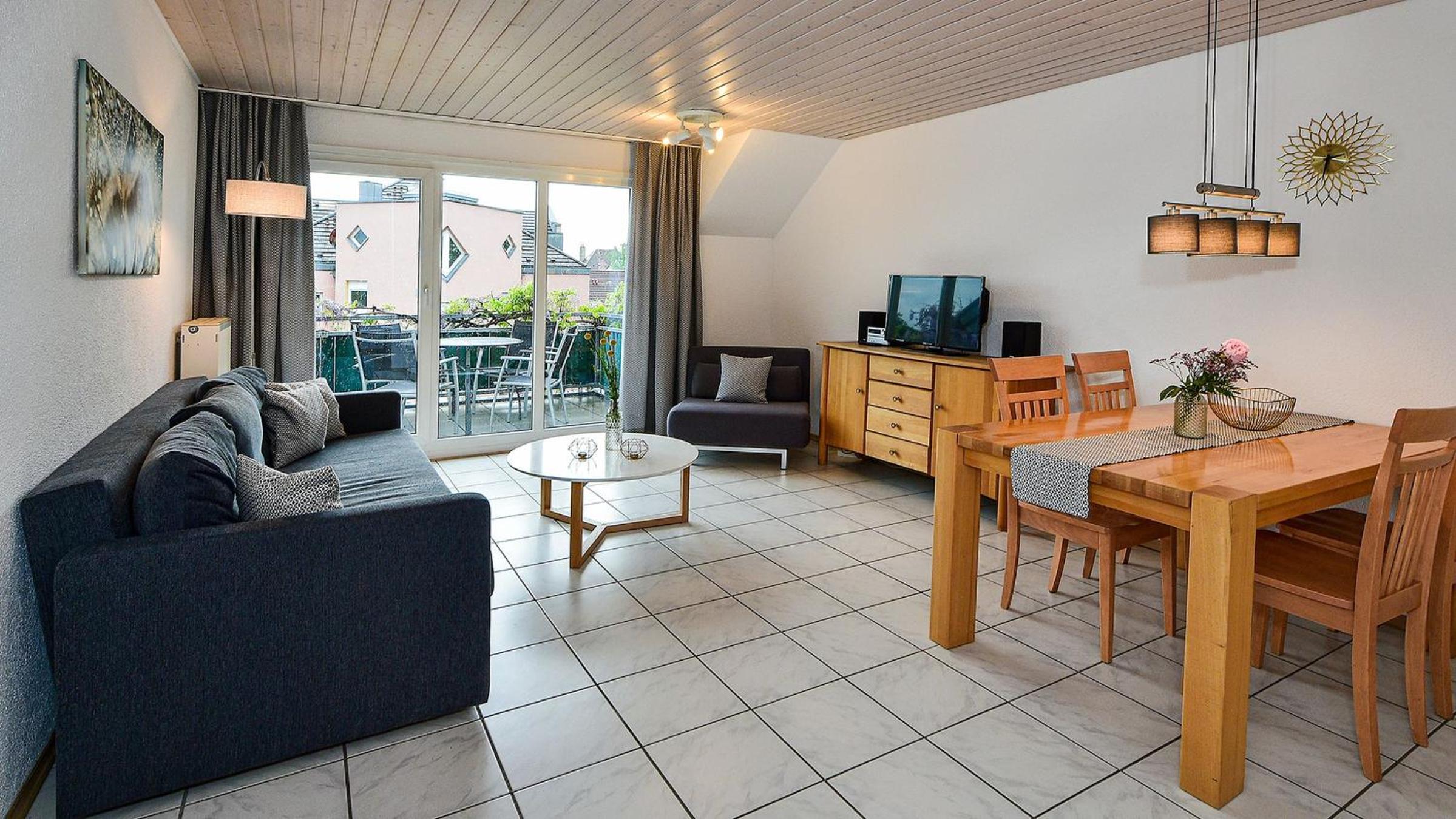 Superior One-Bedroom Apartment with Balcony