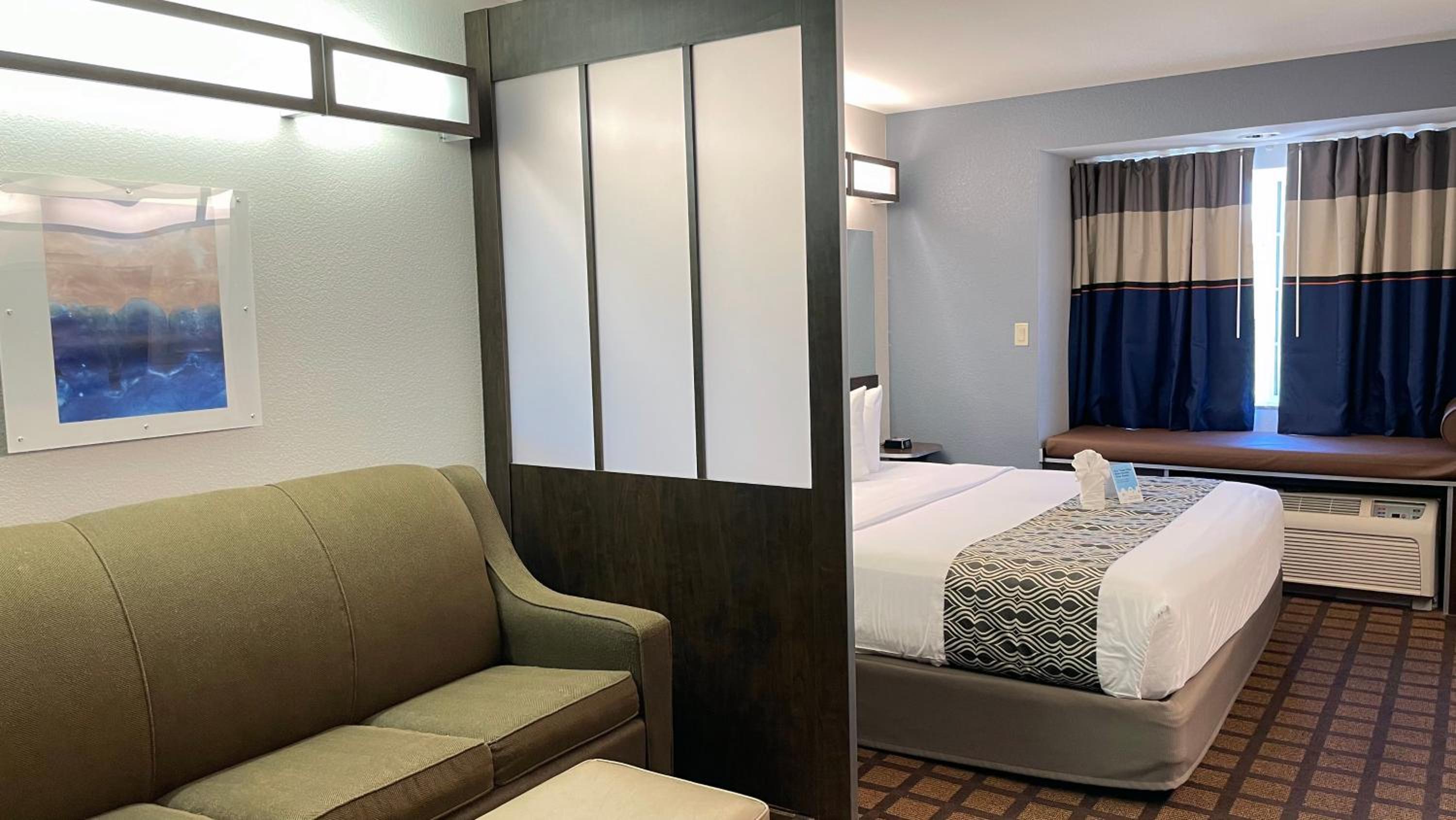 1 King Bed, Studio Suite, Non-Smoking - Photo 1
