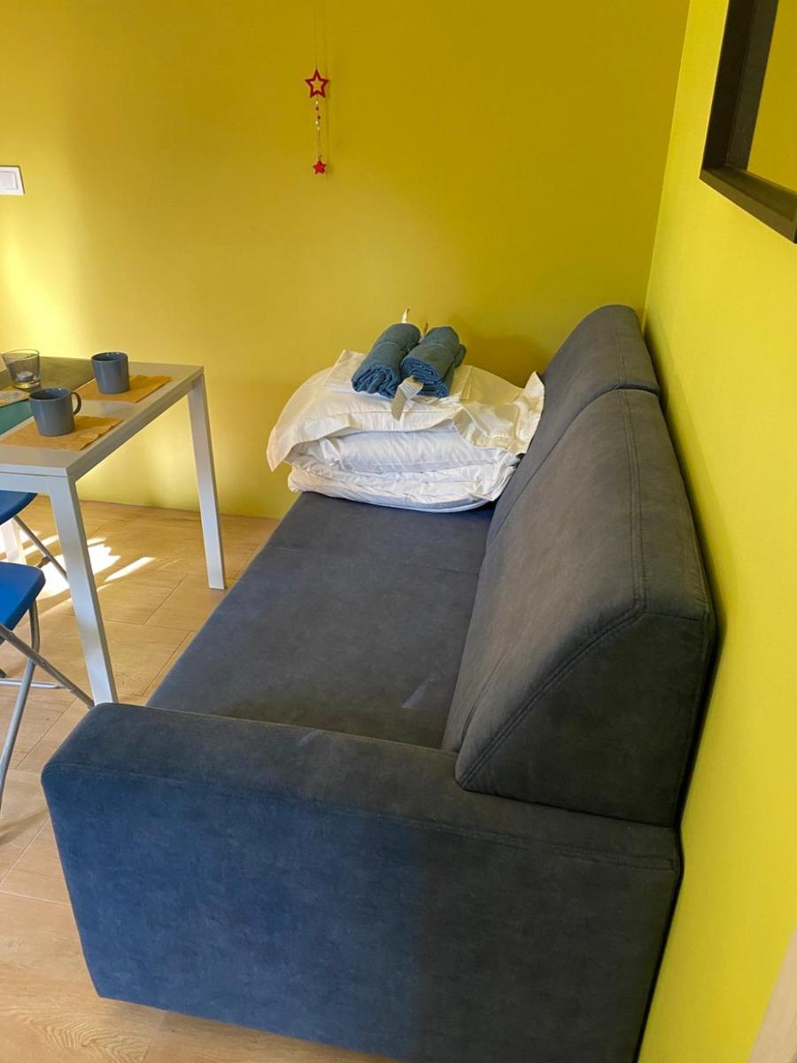 One-Bedroom Apartment - Photo 2