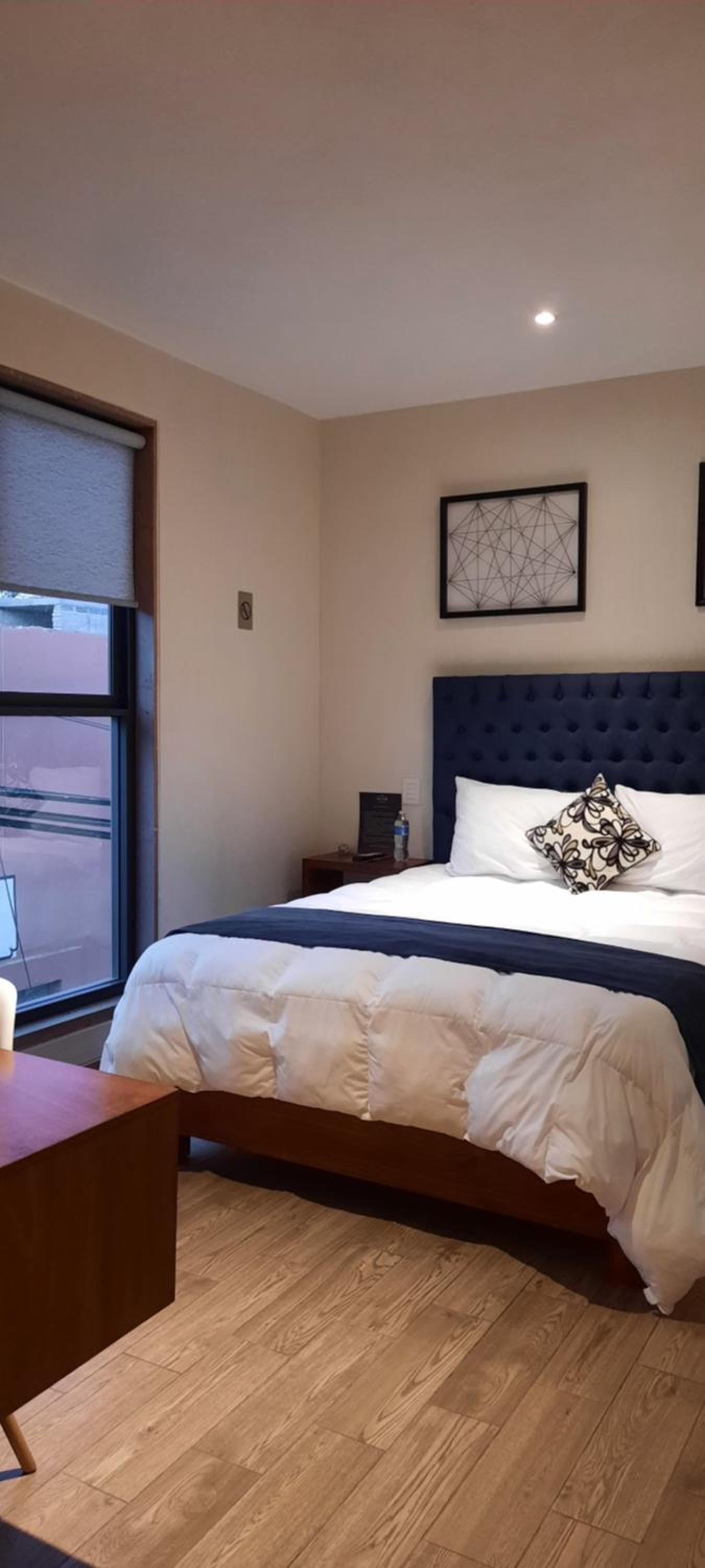 Deluxe Queen Room - Photo 7