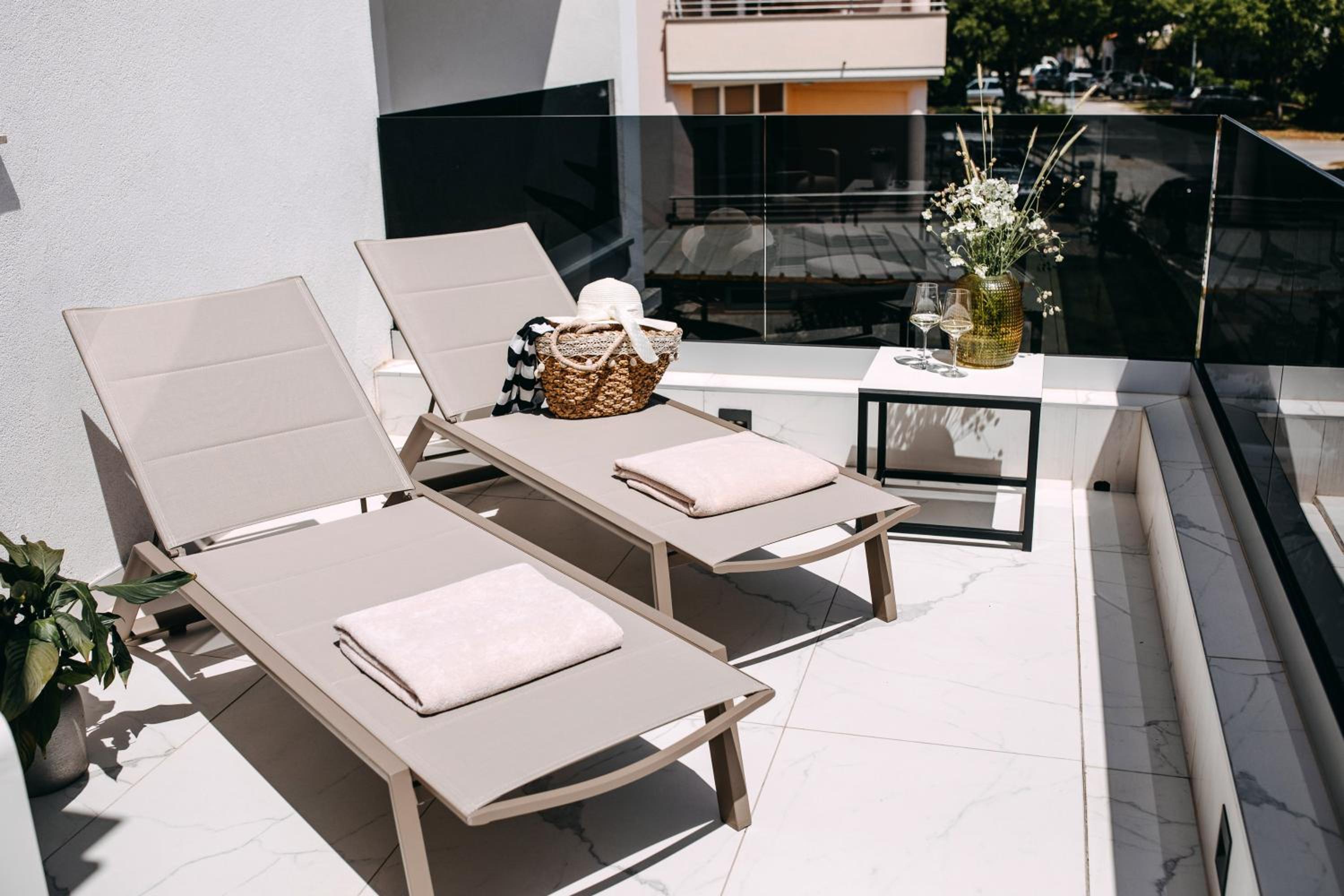 Deluxe Double Room with Big Terrace - Photo 8