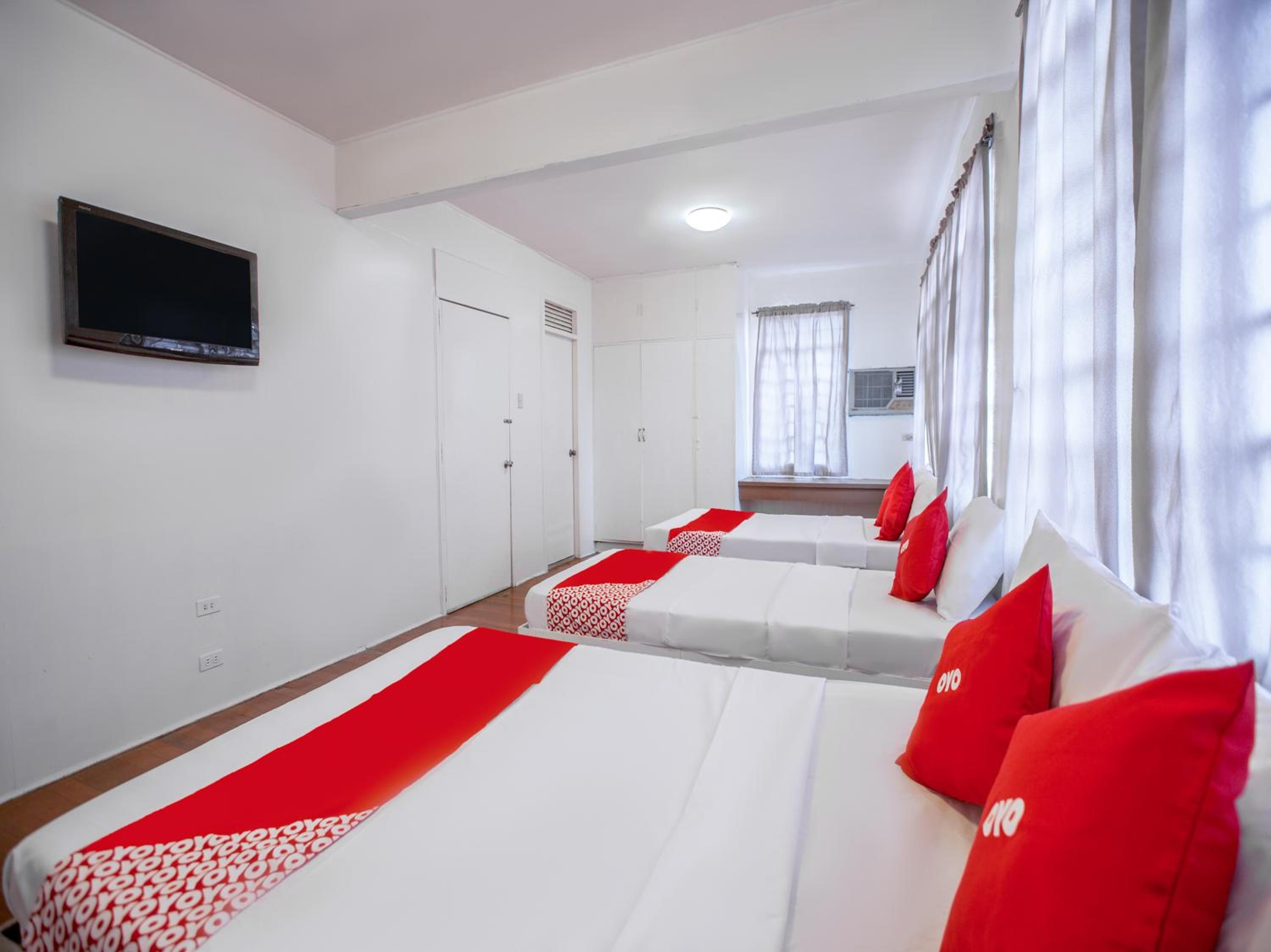 Family Room - Photo 3
