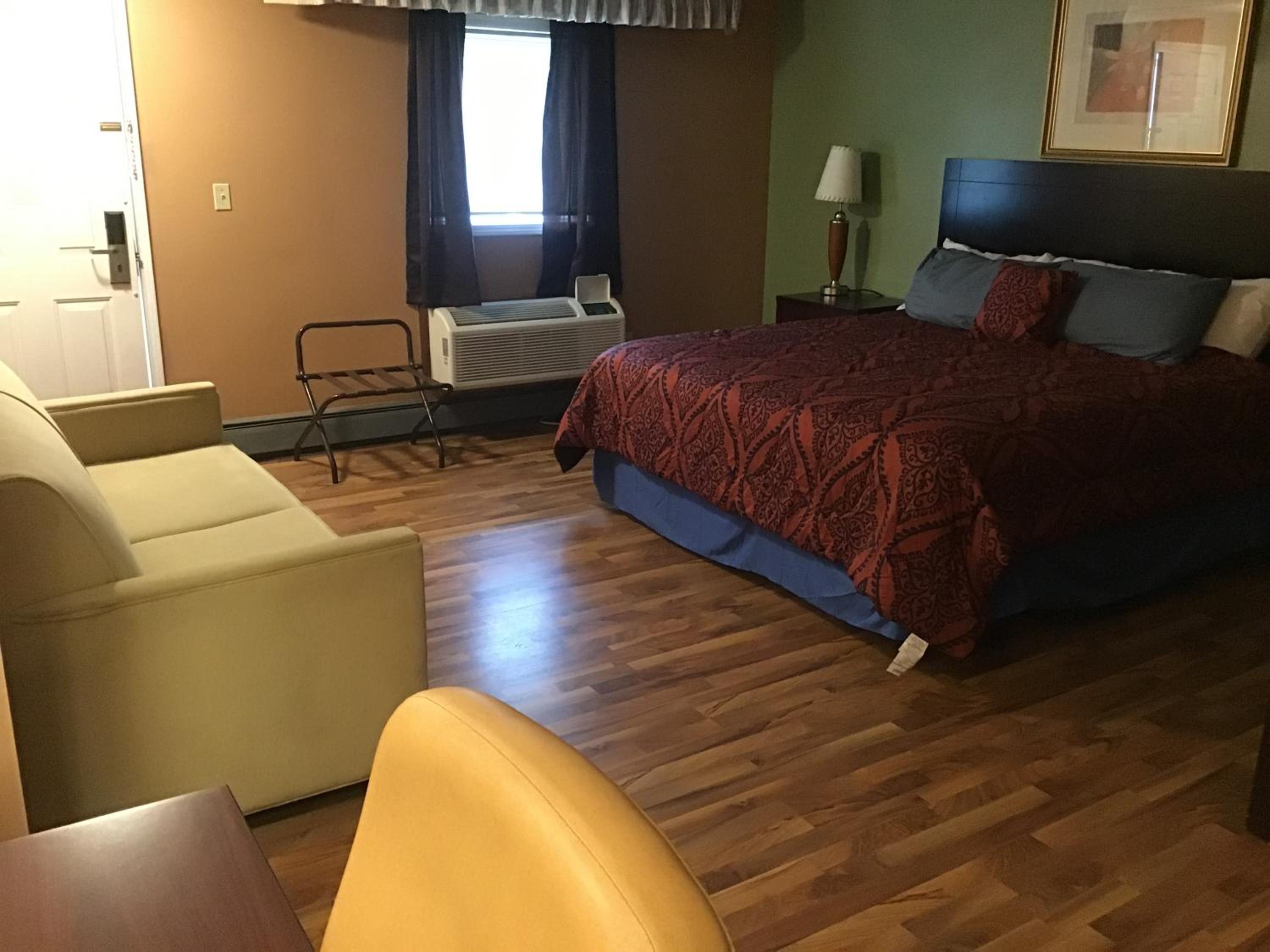 King Room - Non-Smoking - Photo 18