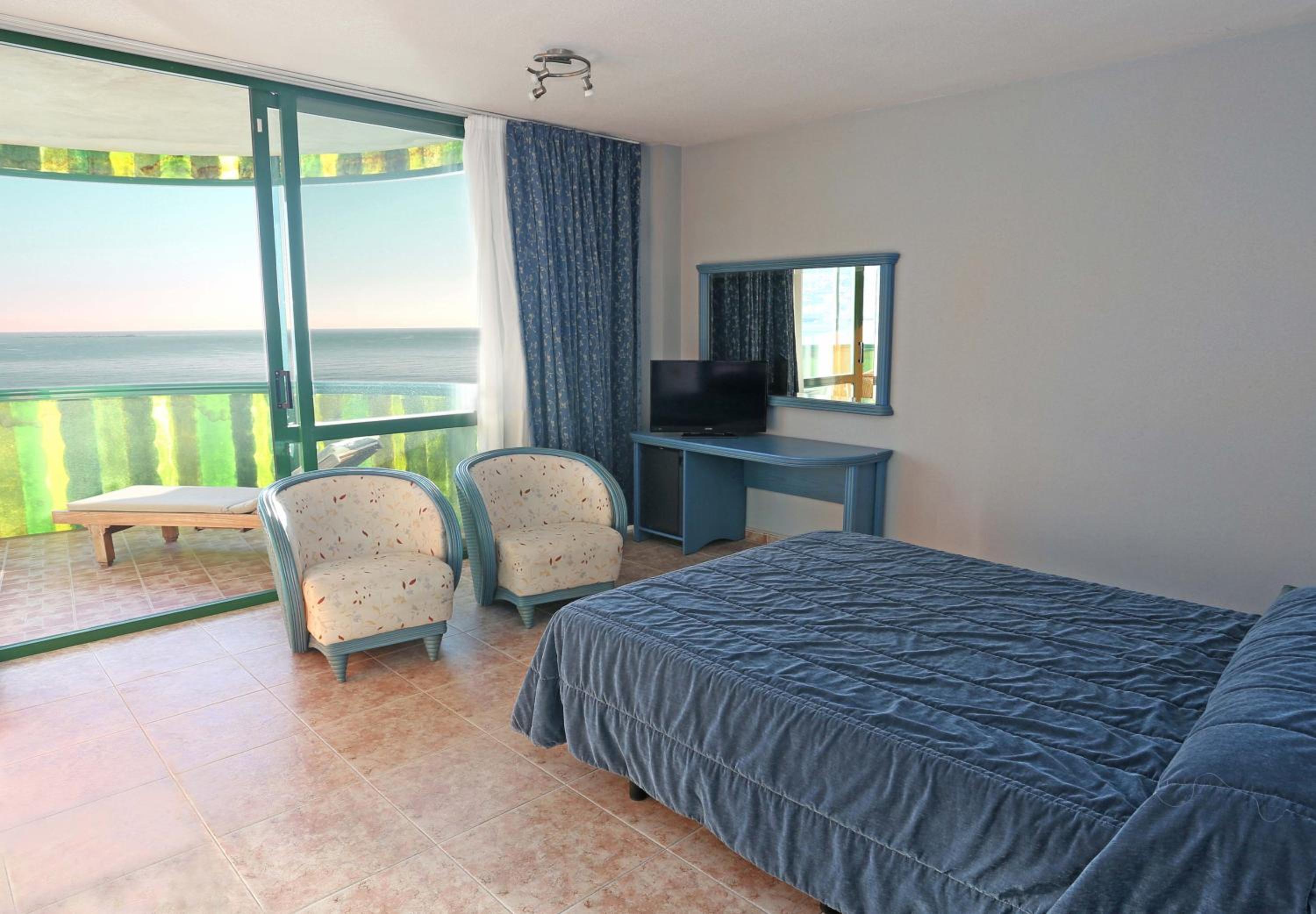 Junior Suite with Sea View - Photo 1