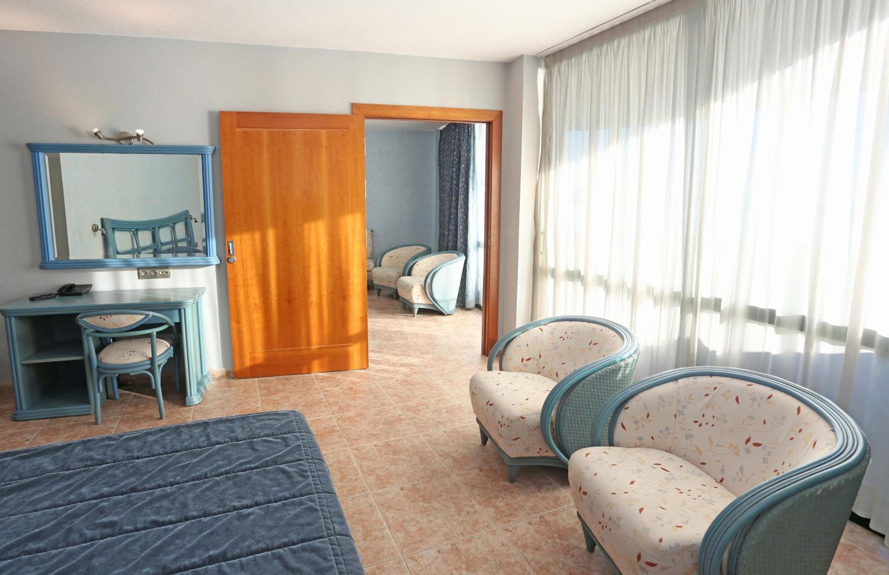 Junior Suite with Sea View - Photo 6