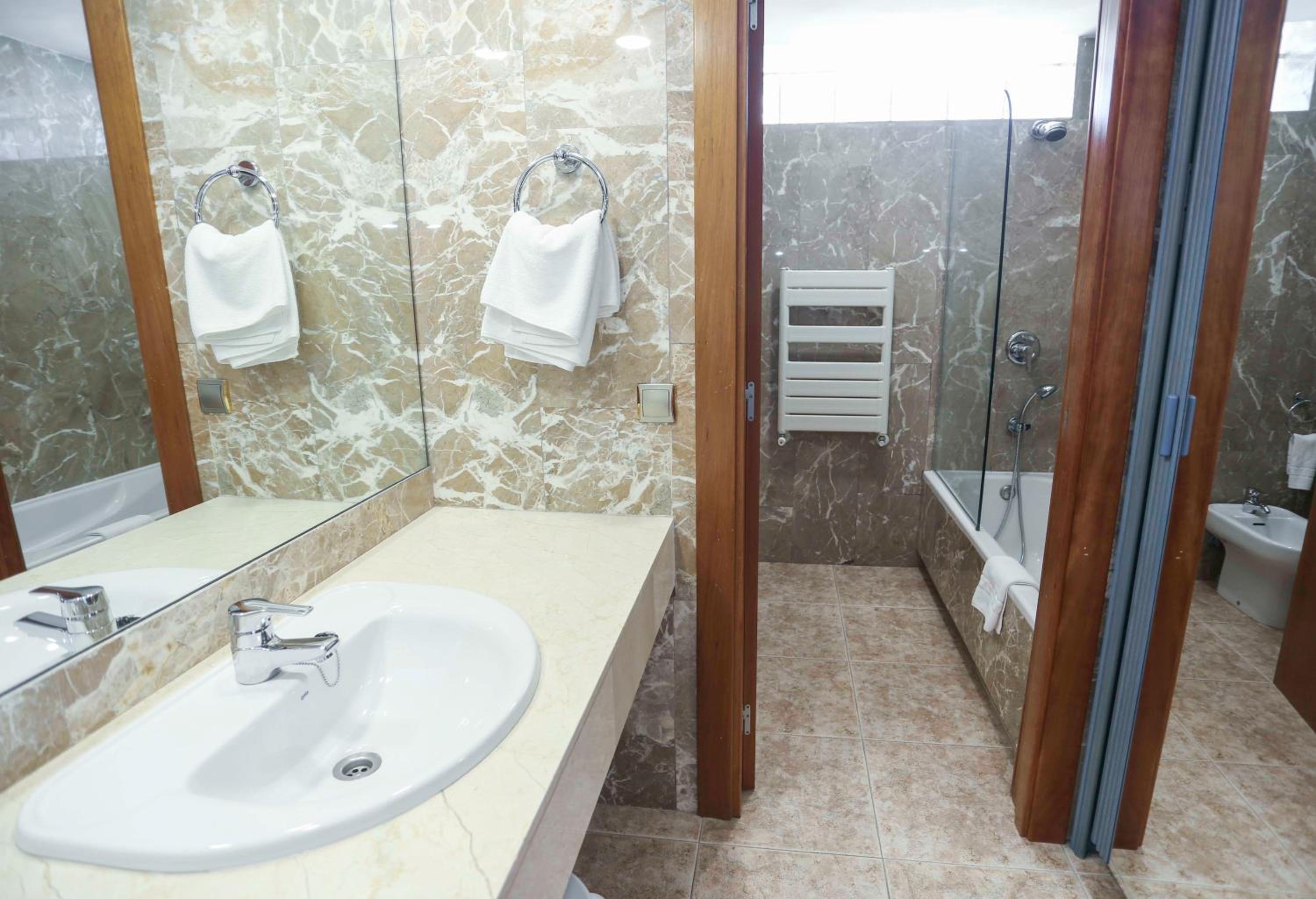 Junior Suite with Sea View - Photo 8