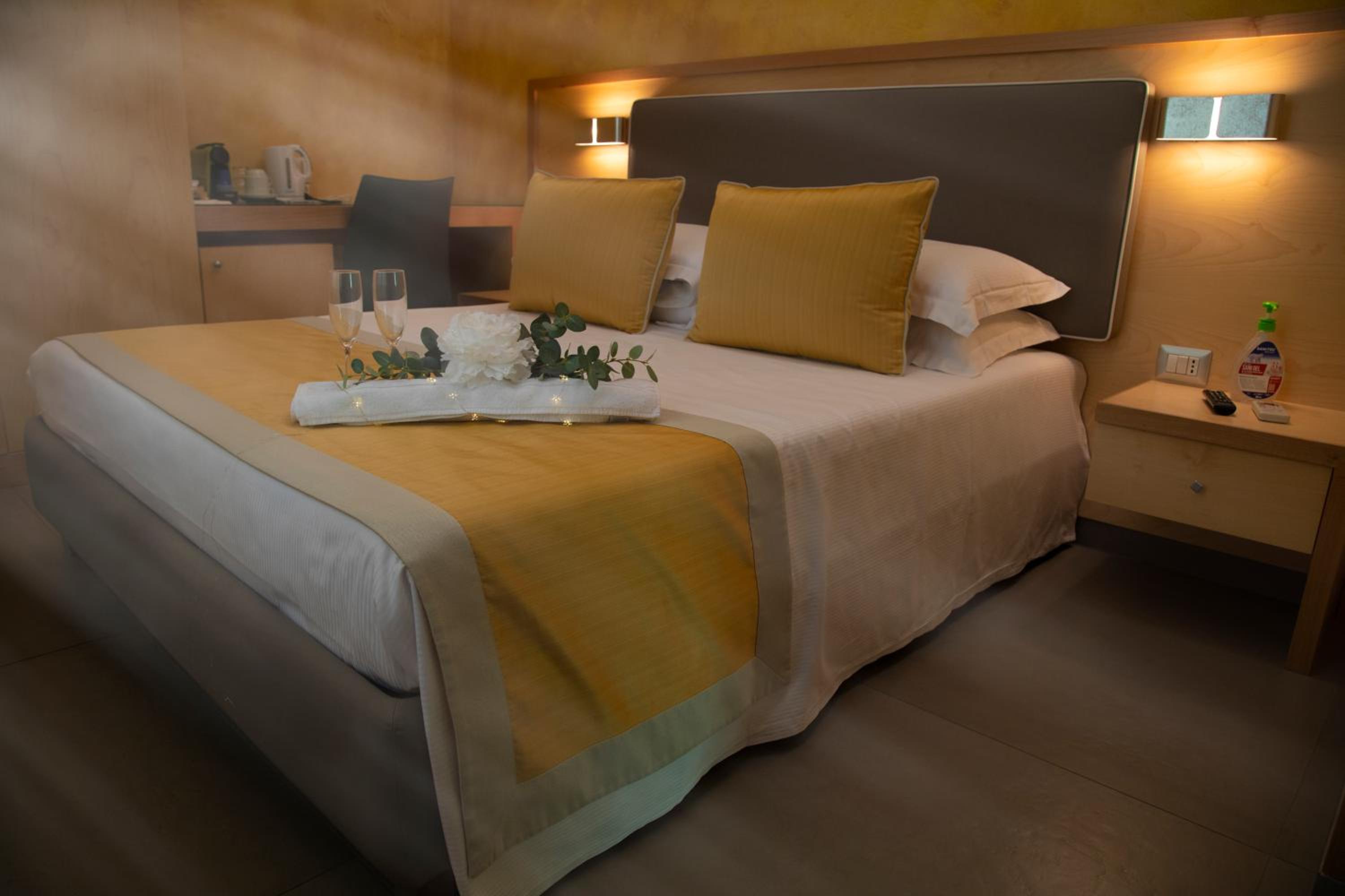 Double Room - Photo 10