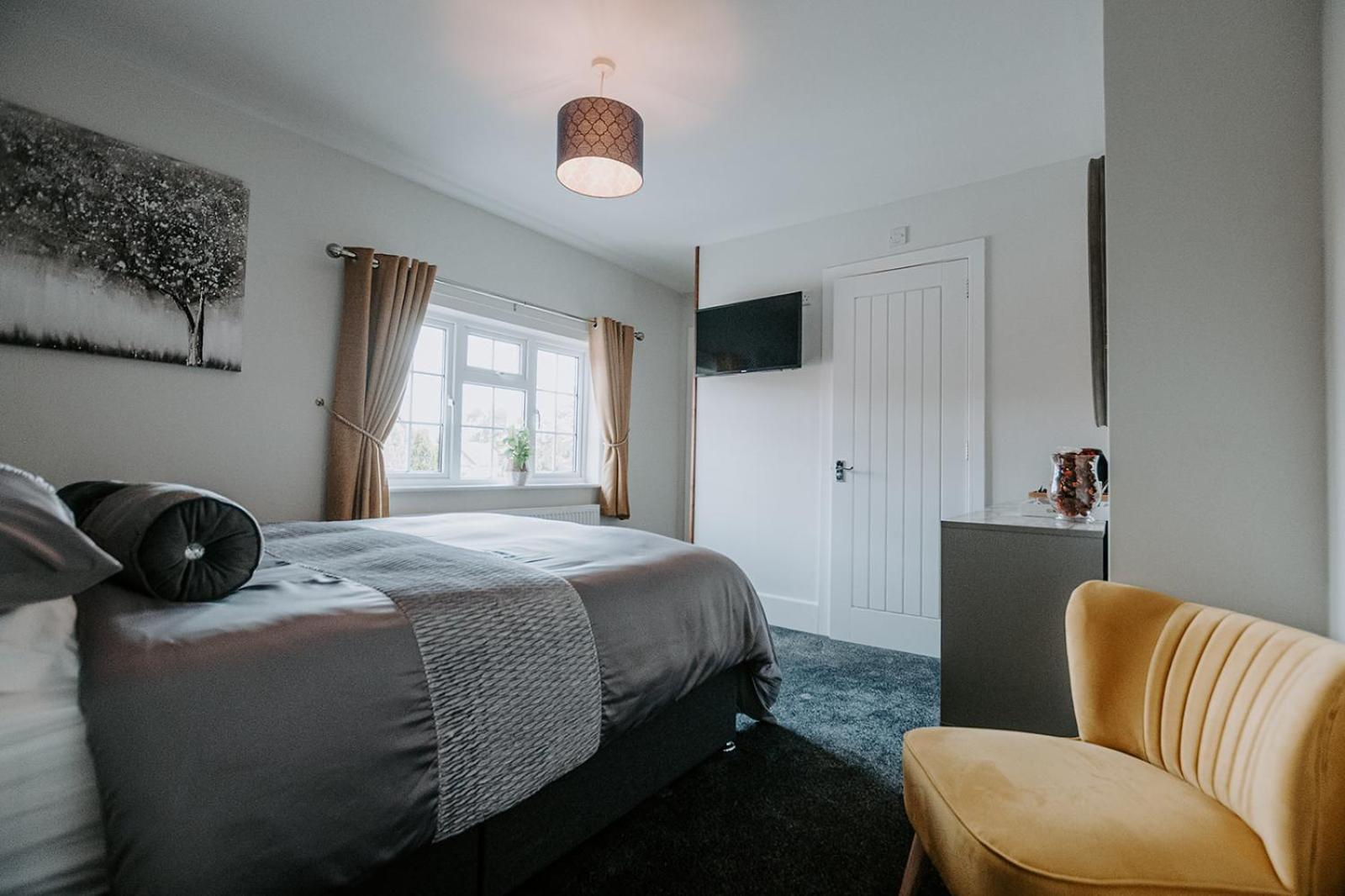 Deluxe King Room - Photo 1