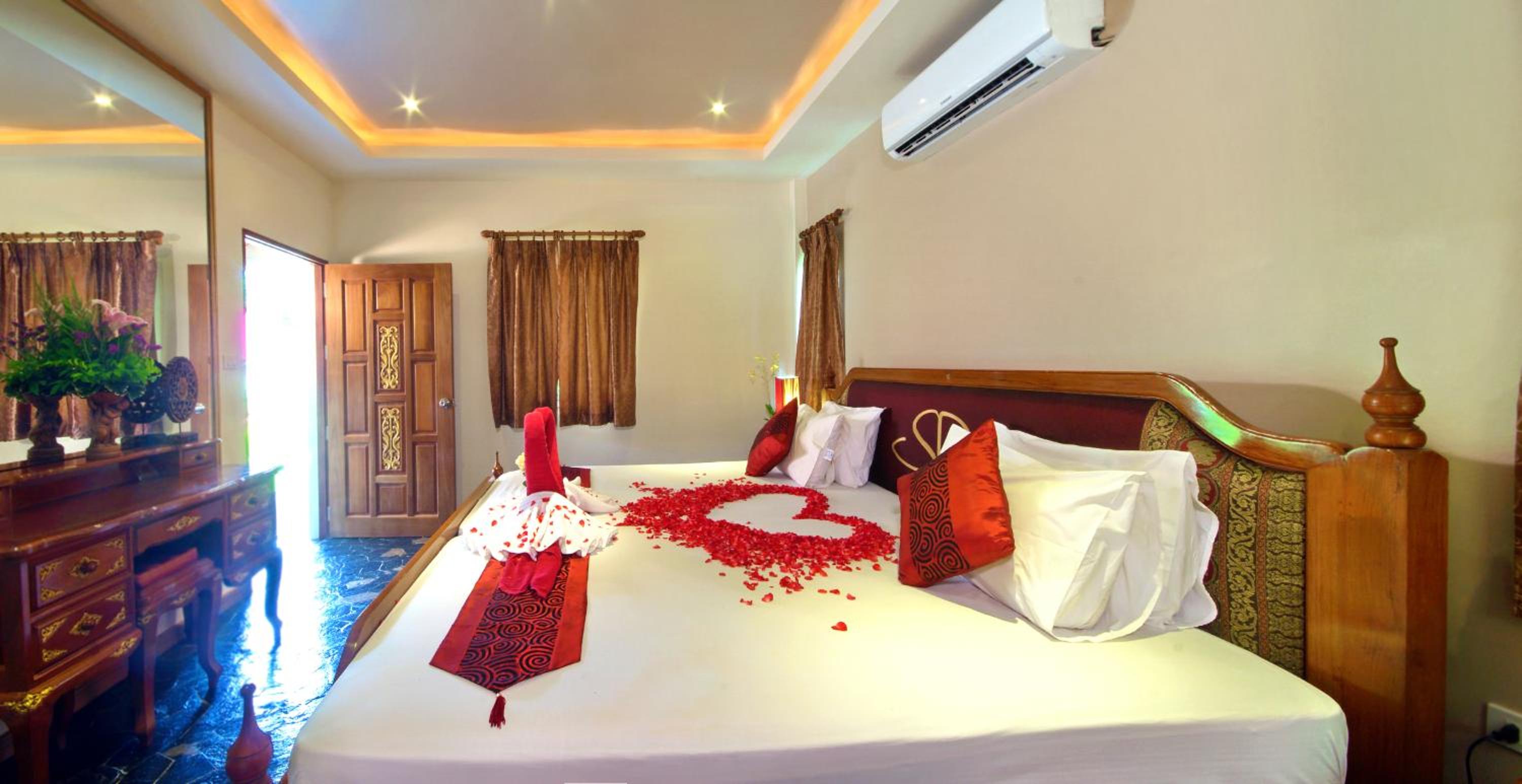 Family Villa with Sea View - Photo 7