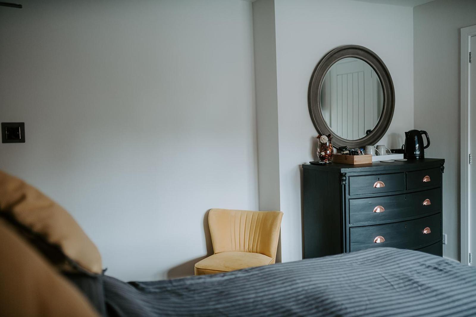 Superior King Room - Photo 3
