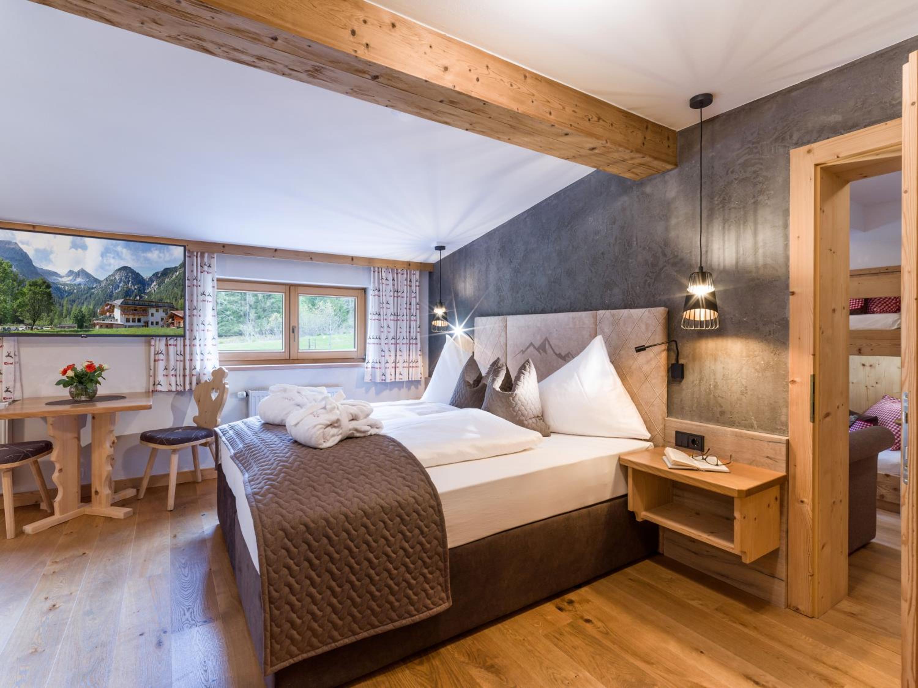 Deluxe Double Room with Balcony photo 1