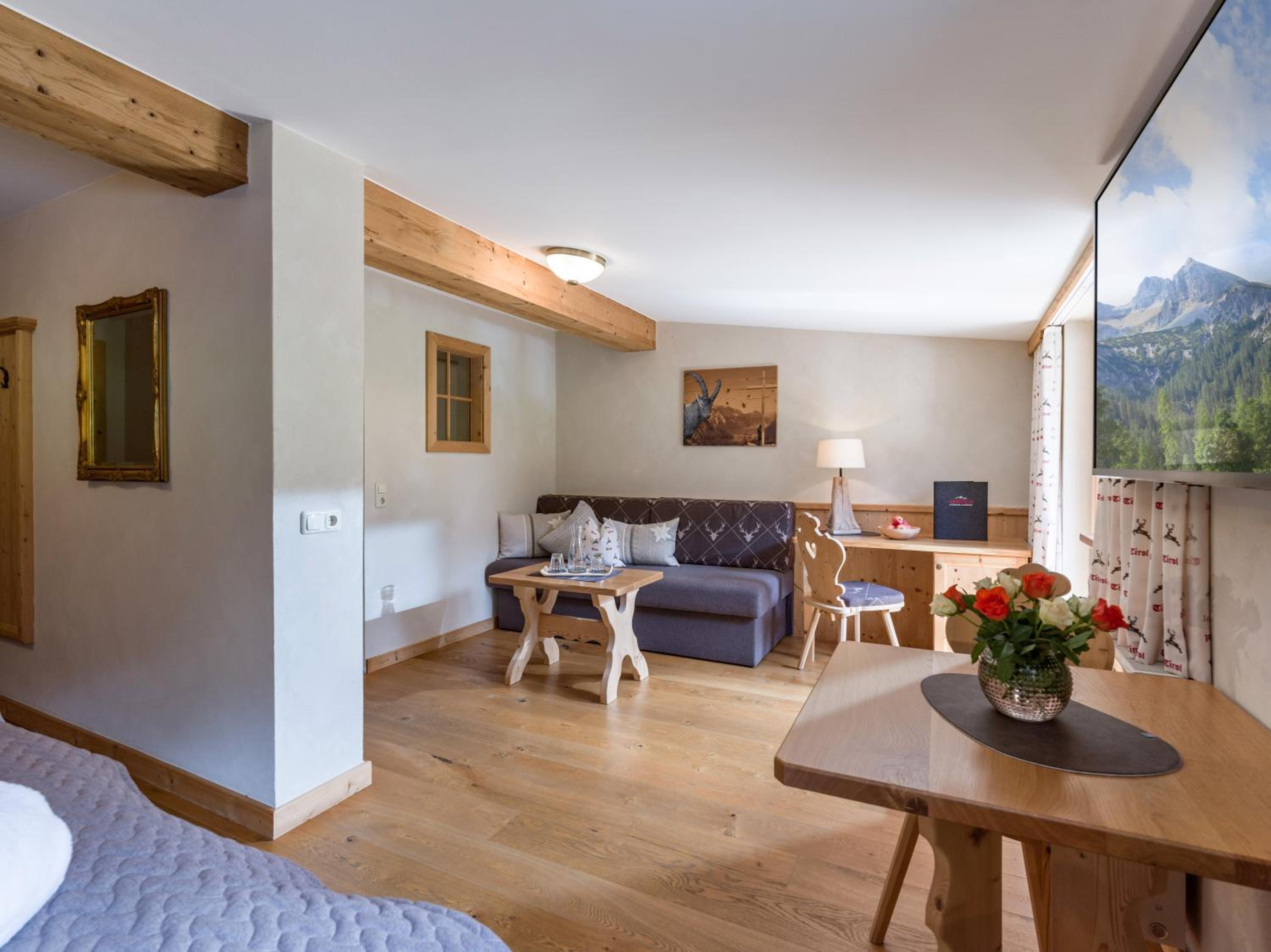 Deluxe Double Room with Balcony photo 2
