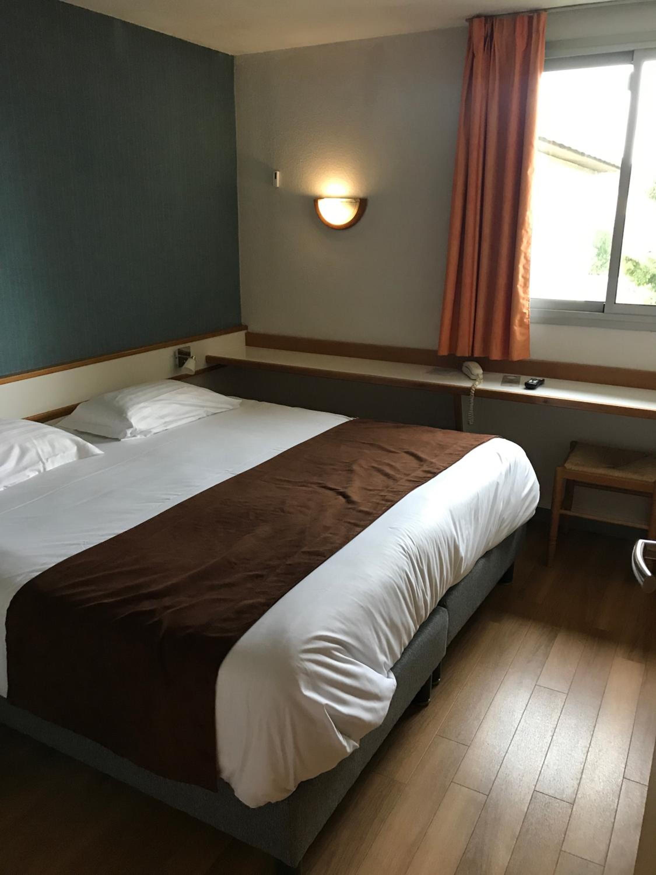 Double Room - Photo 8