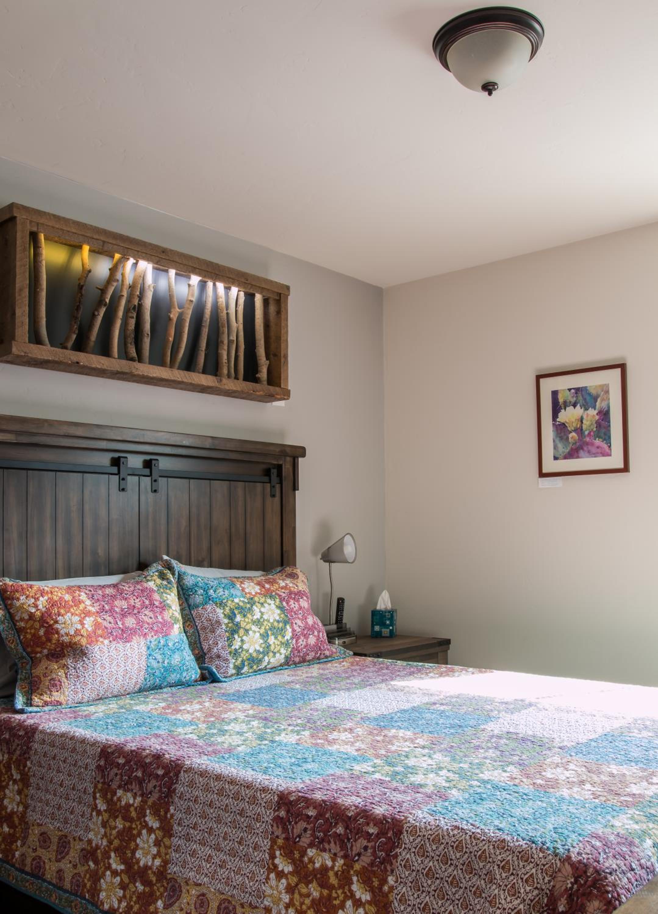Queen Room photo 1
