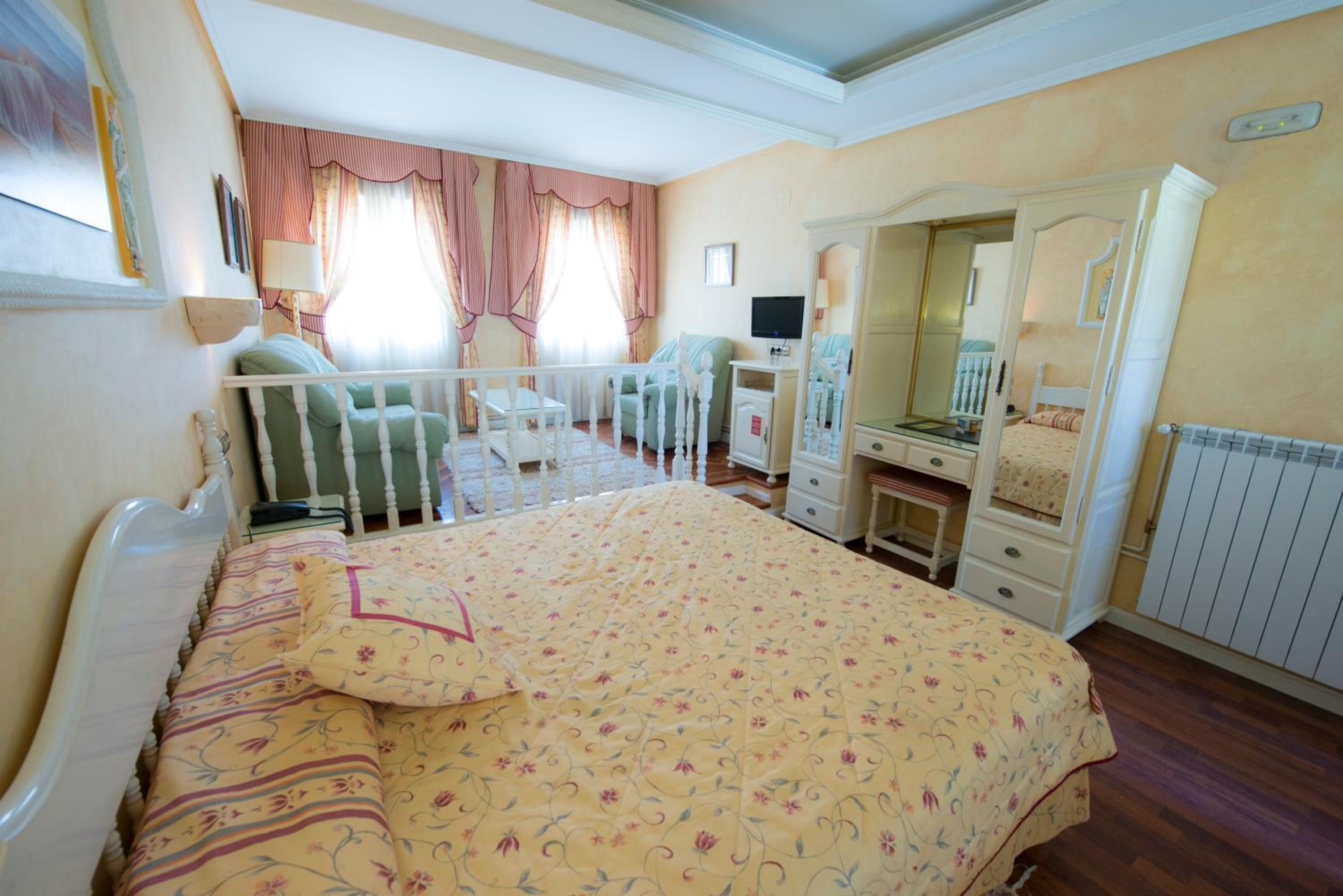 Standard Double Suite