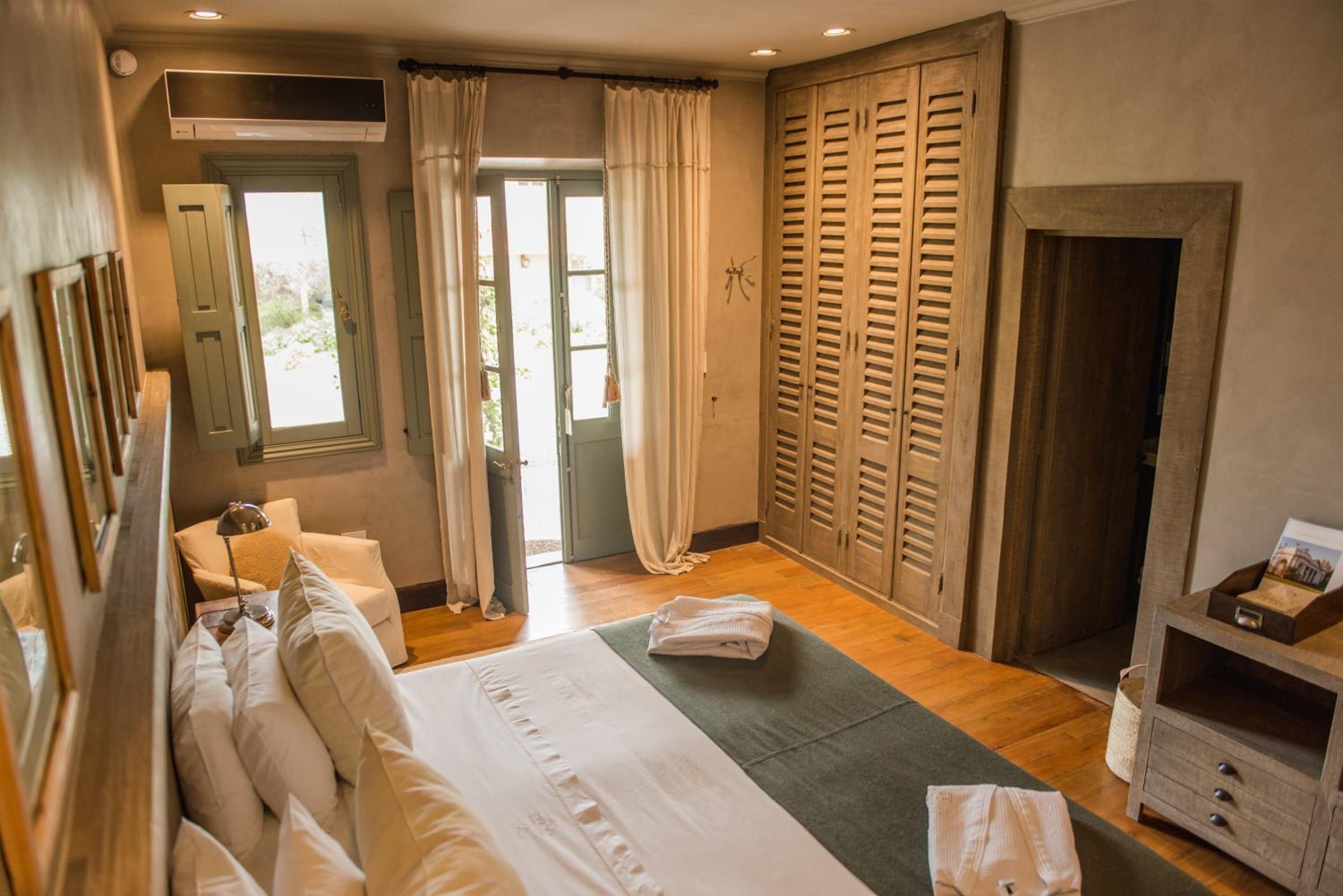 Standard Double or Twin Room photo 2