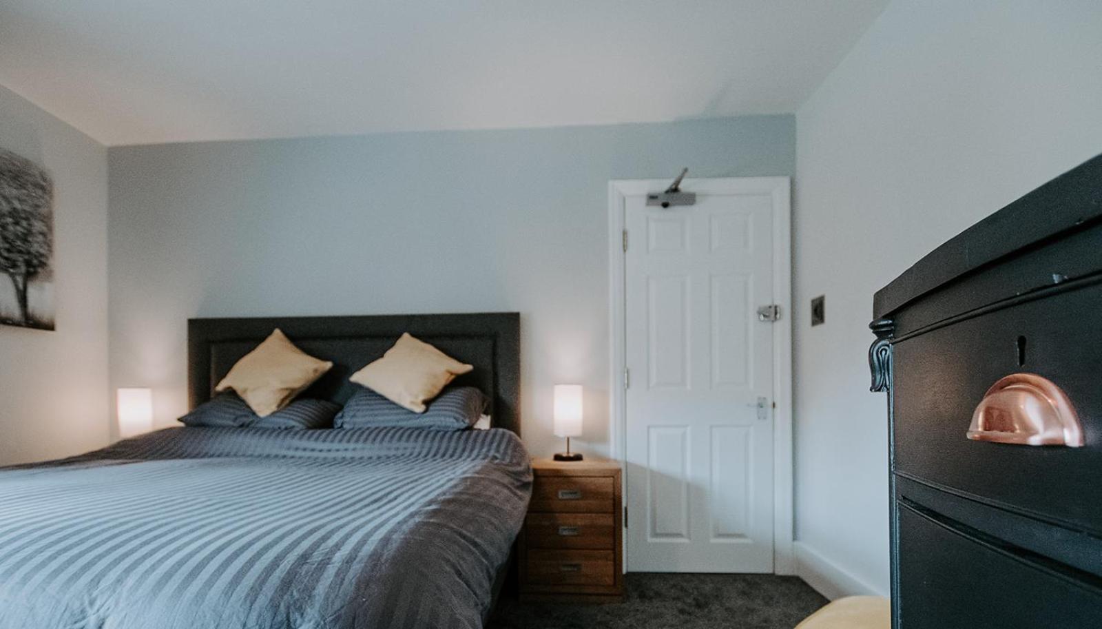 Superior King Room - Photo 8