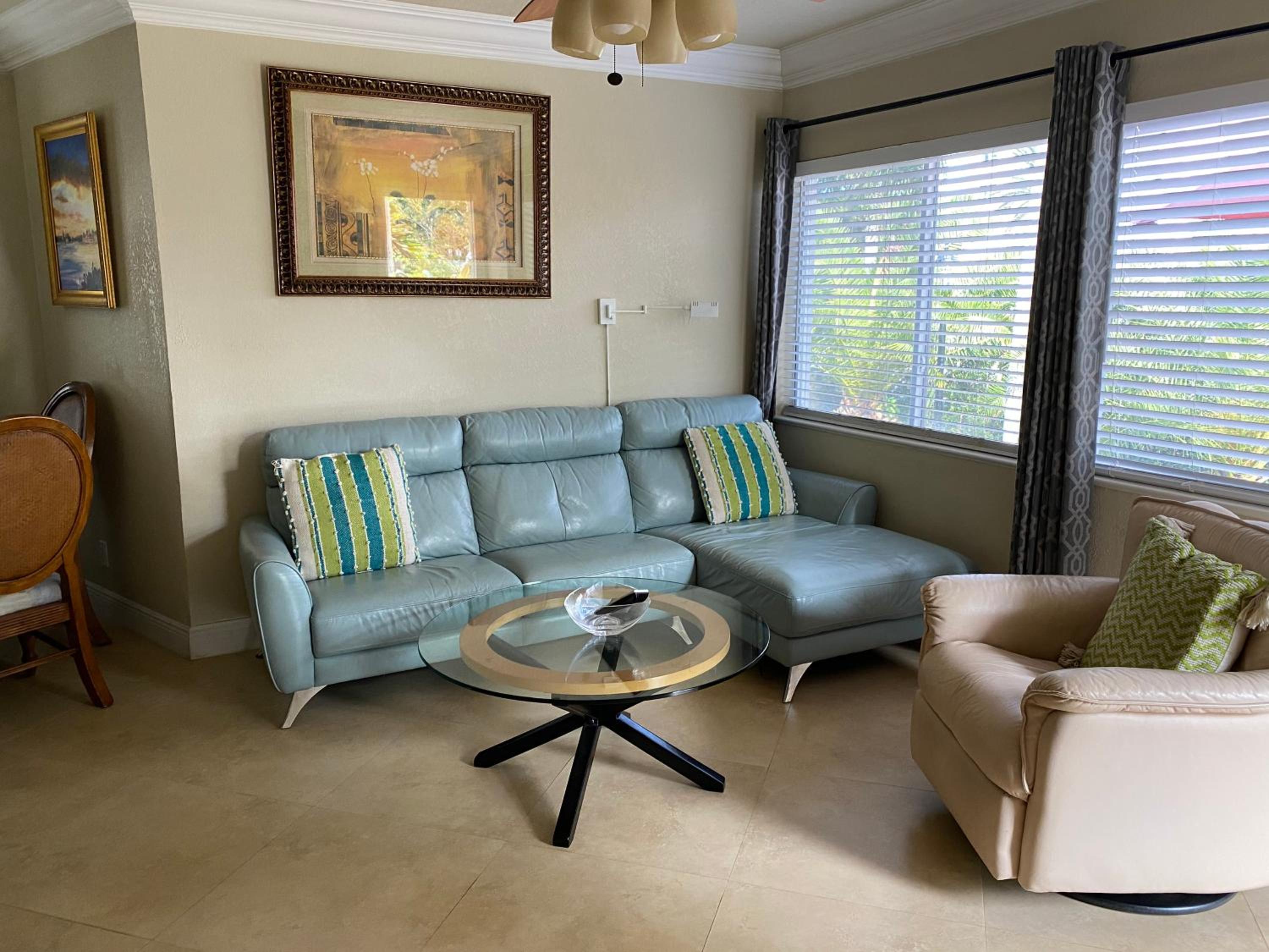 One-Bedroom Apartment - Photo 1