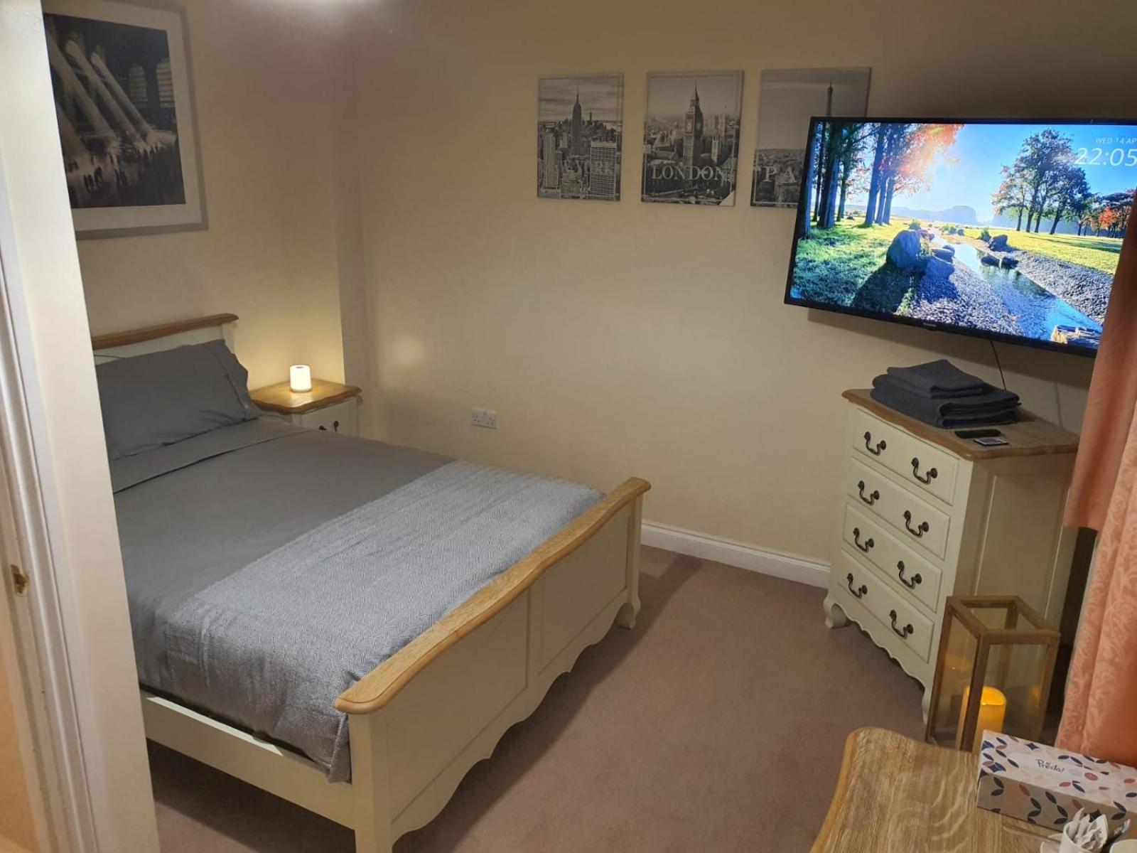 Double Room - Photo 2