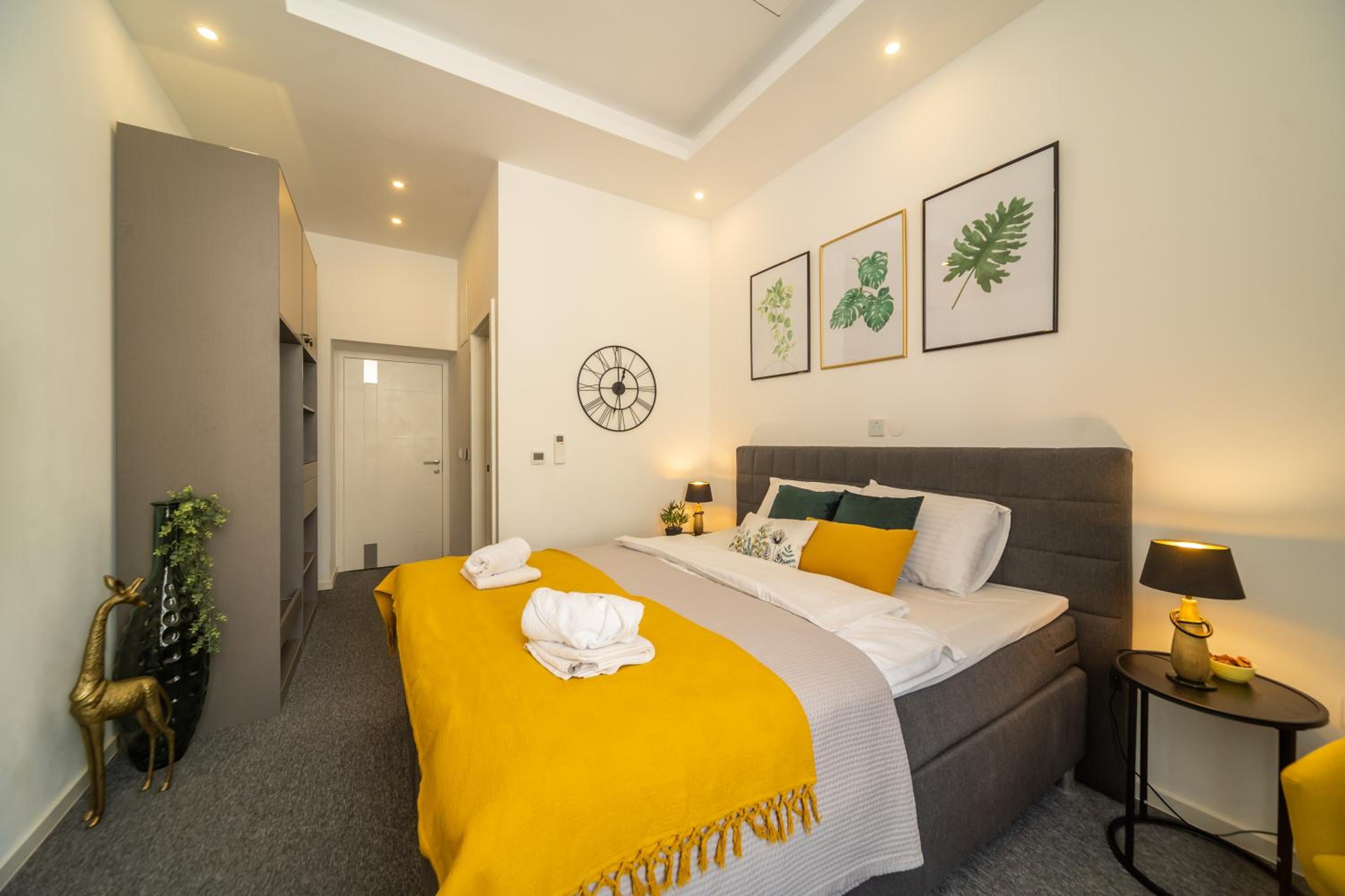 Deluxe Double Room - Photo 21
