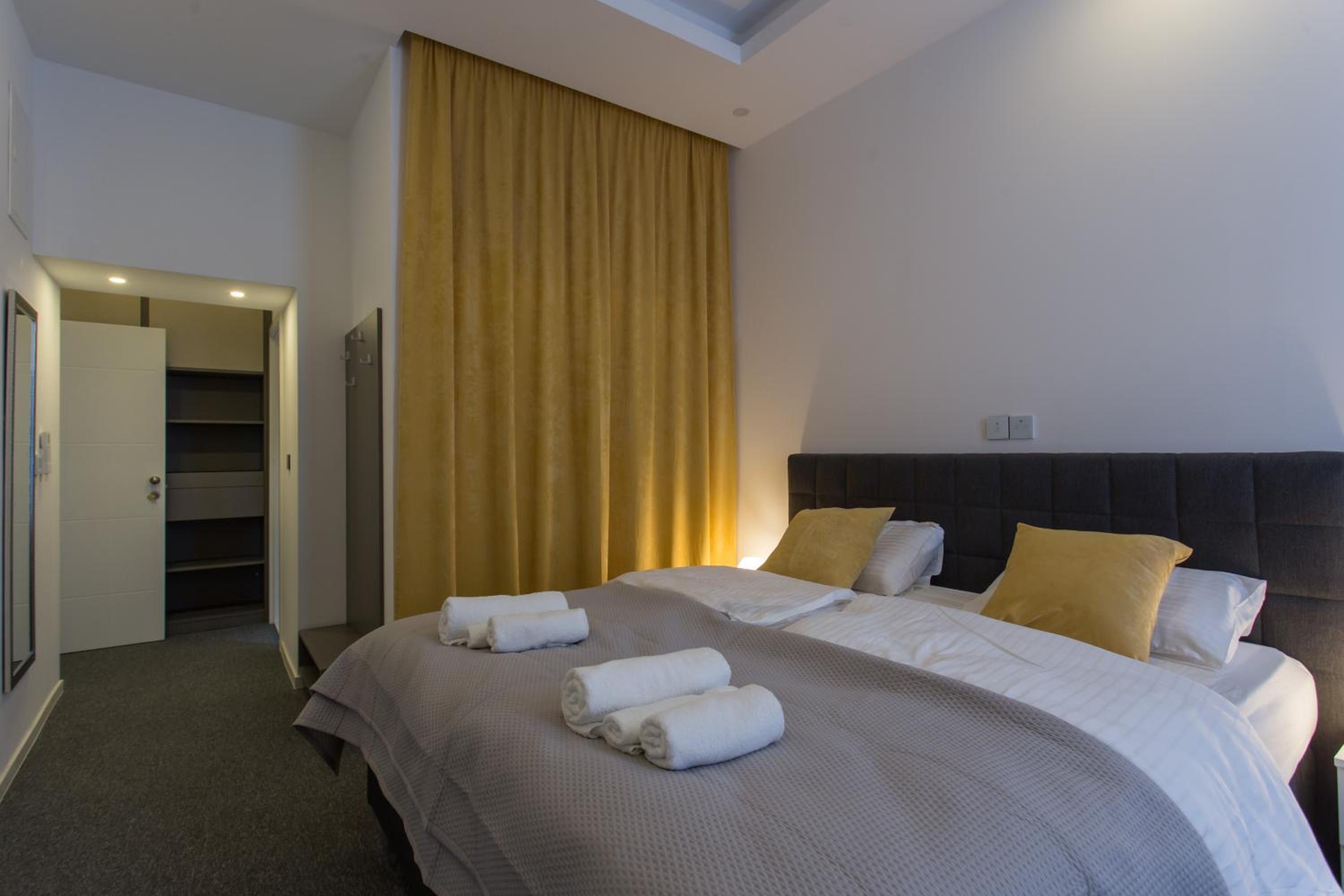Deluxe Double Room - Photo 17