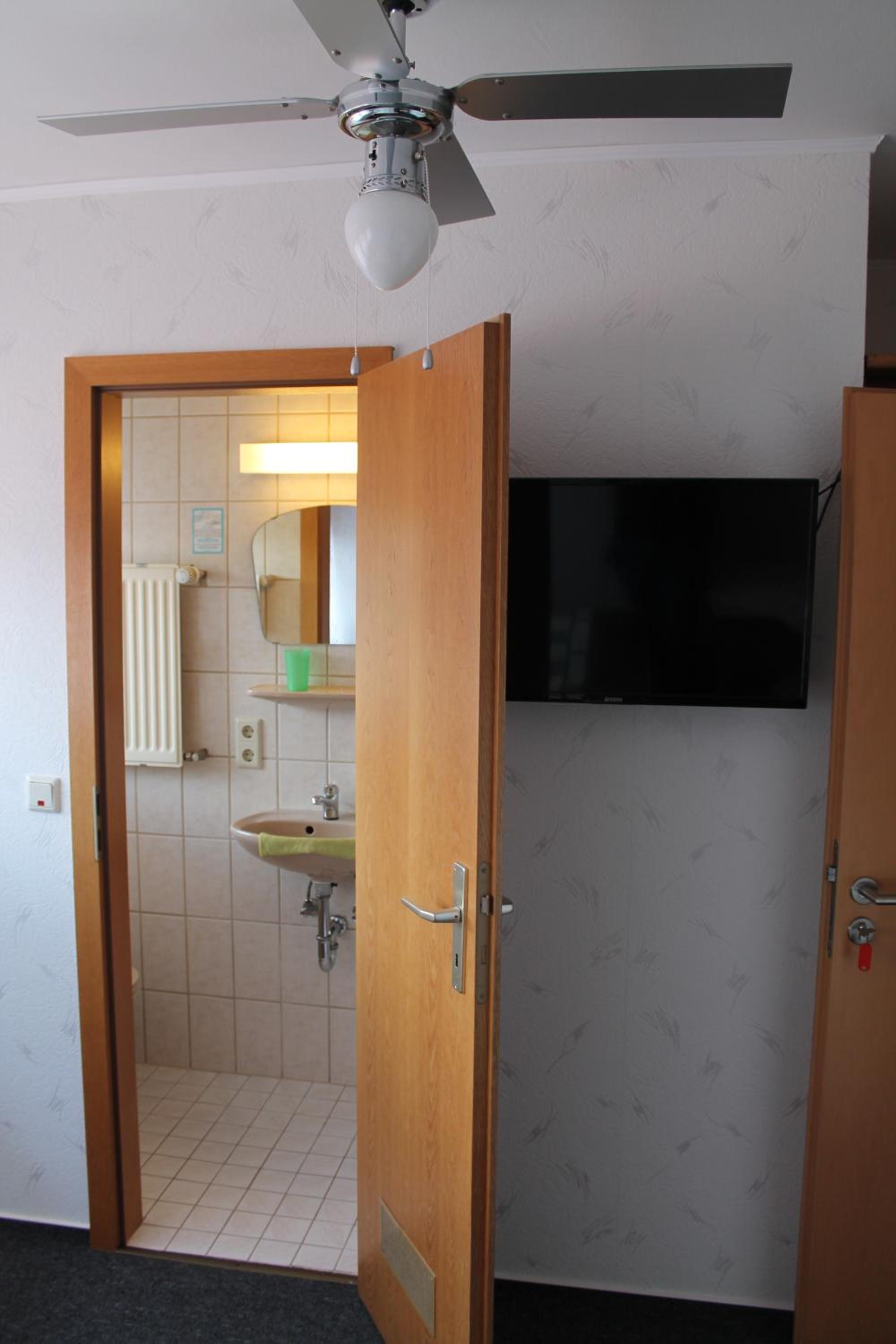 Single Room photo 2