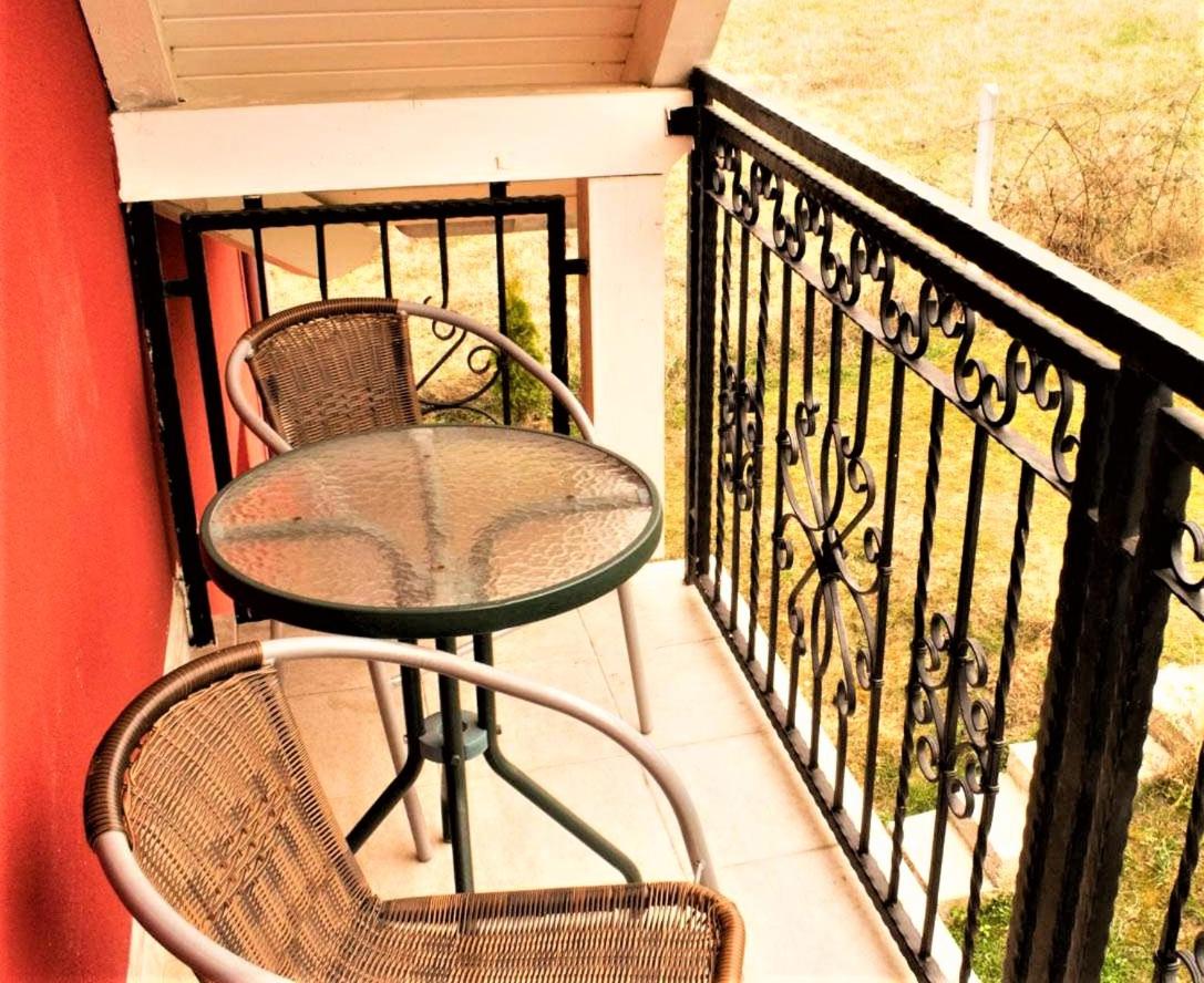 Studio with Balcony photo 3