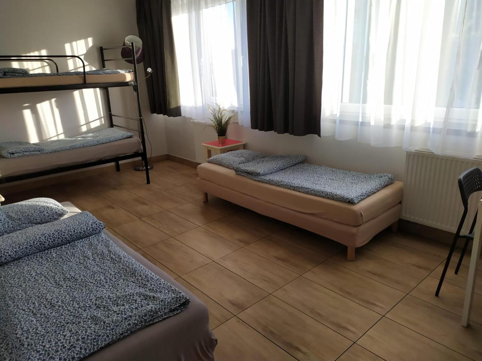 Economy Quadruple Room with Shared Bathroom photo 2