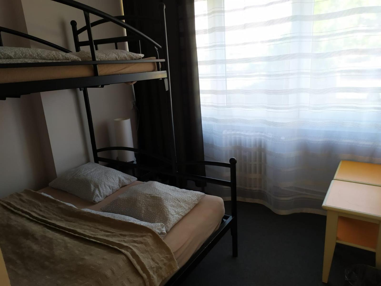 Economy Triple Room with Shared Bathroom photo 3