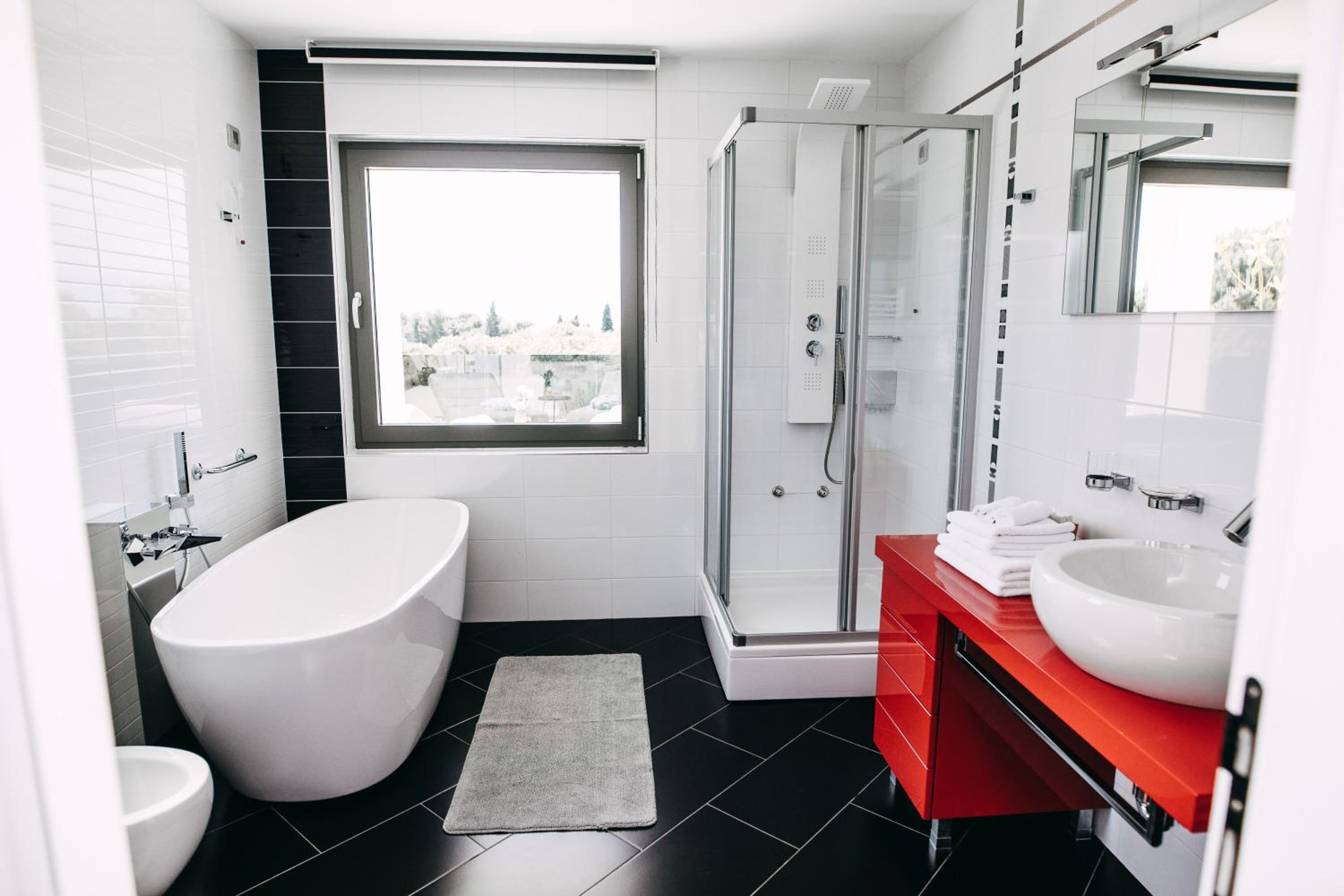 King Suite with Jacuzzi on the Terrace and Sea View - Photo 7