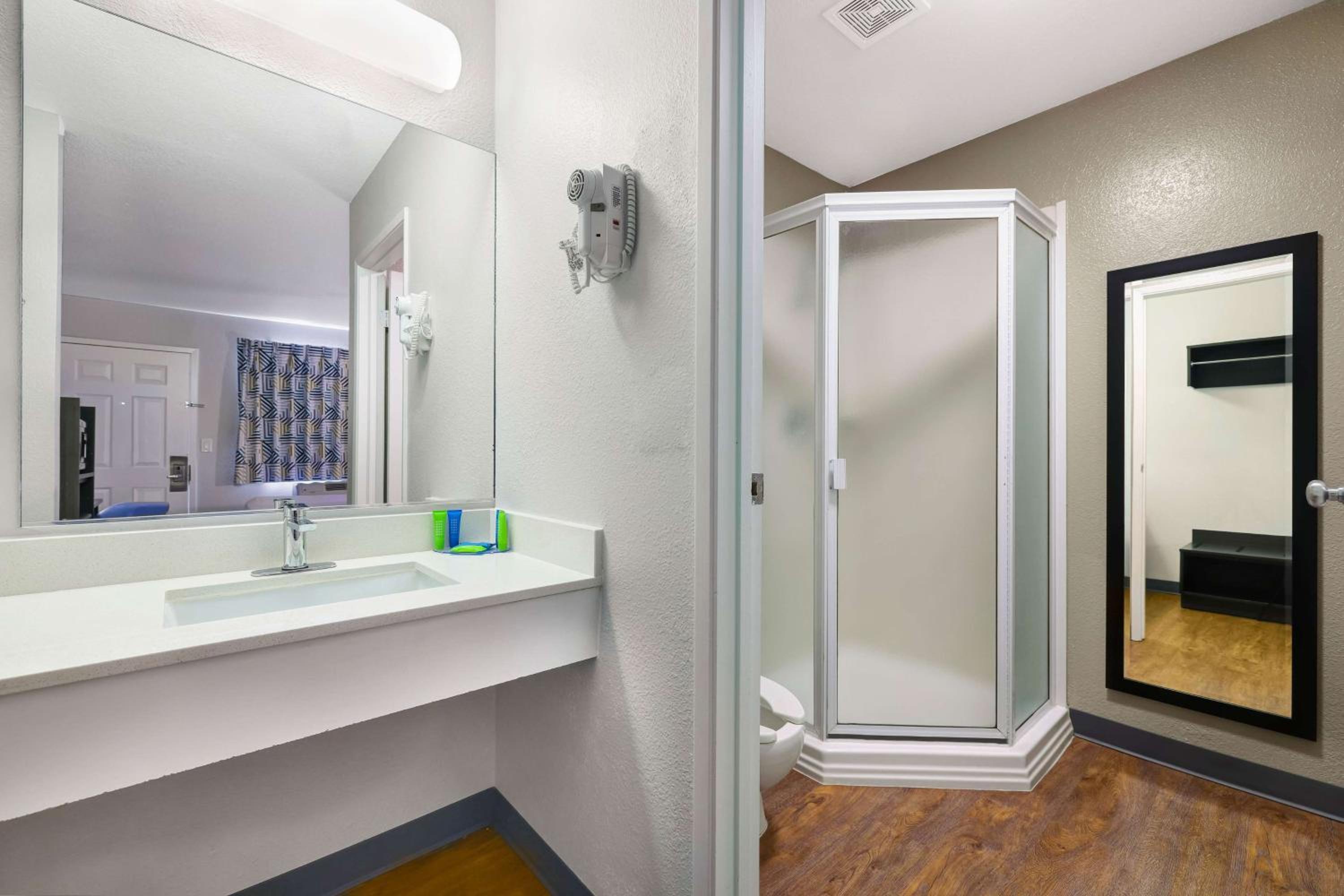 Double or Twin Room photo 3