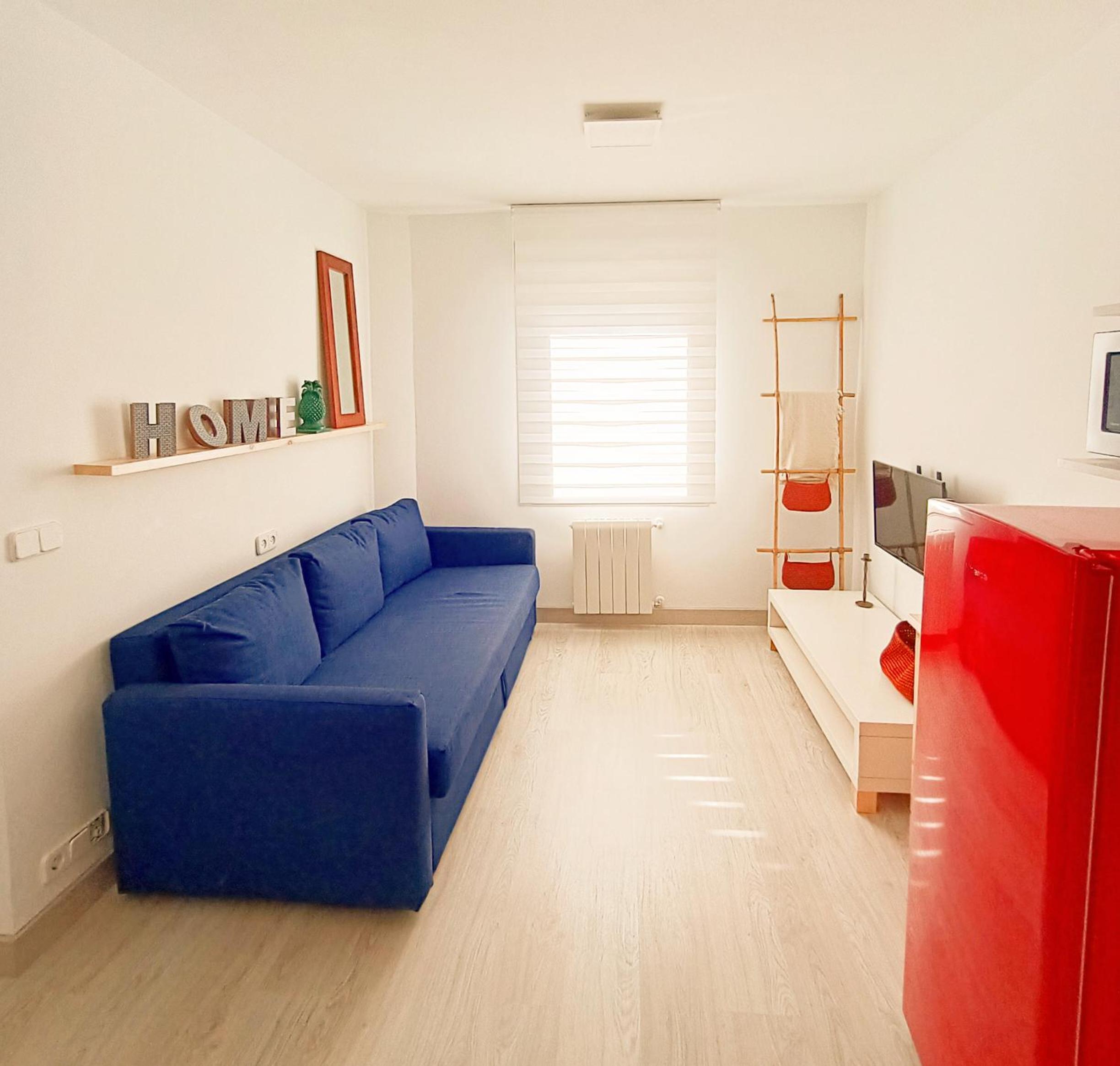 One-Bedroom Apartment - Photo 1