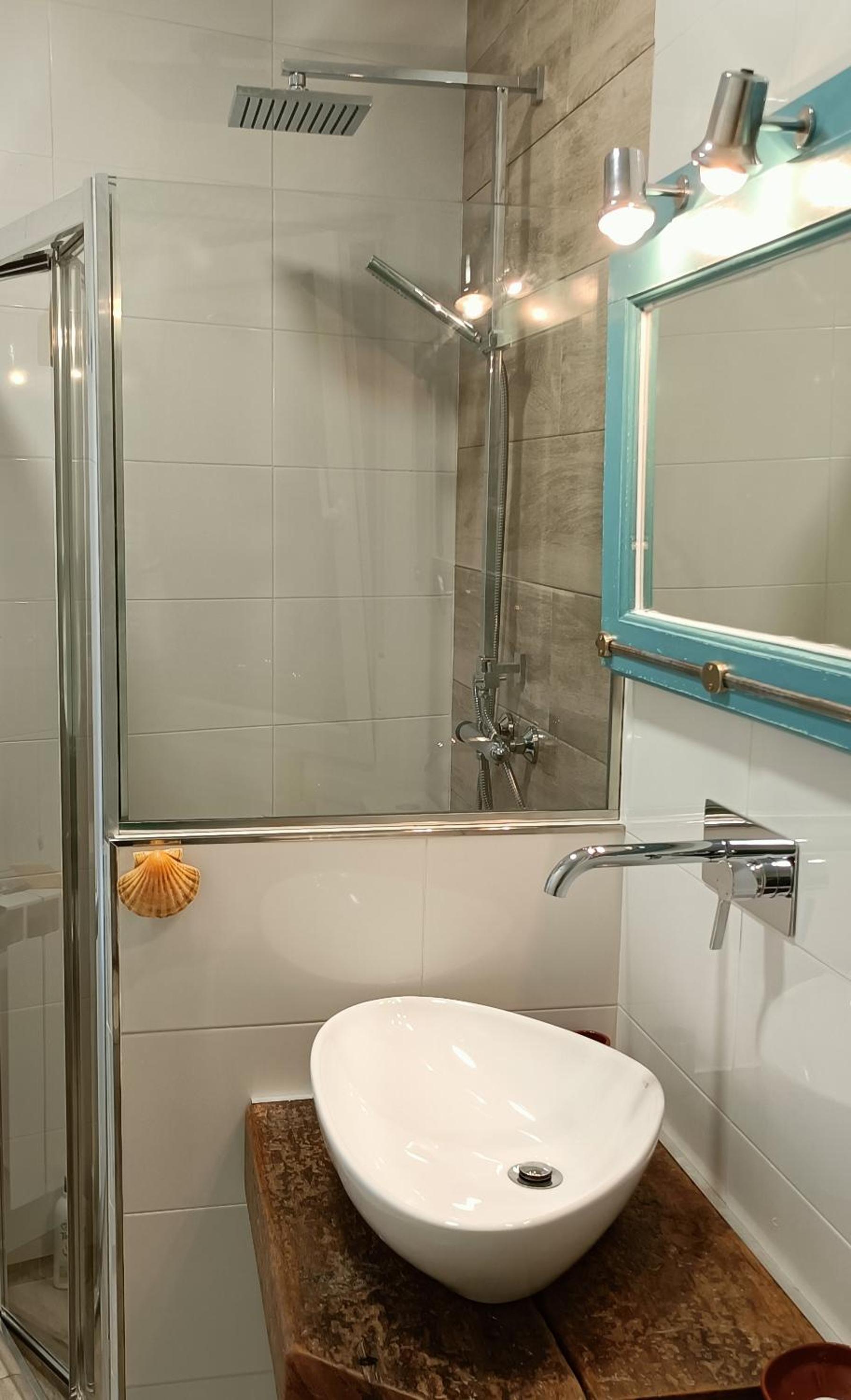 One-Bedroom Apartment - Photo 10