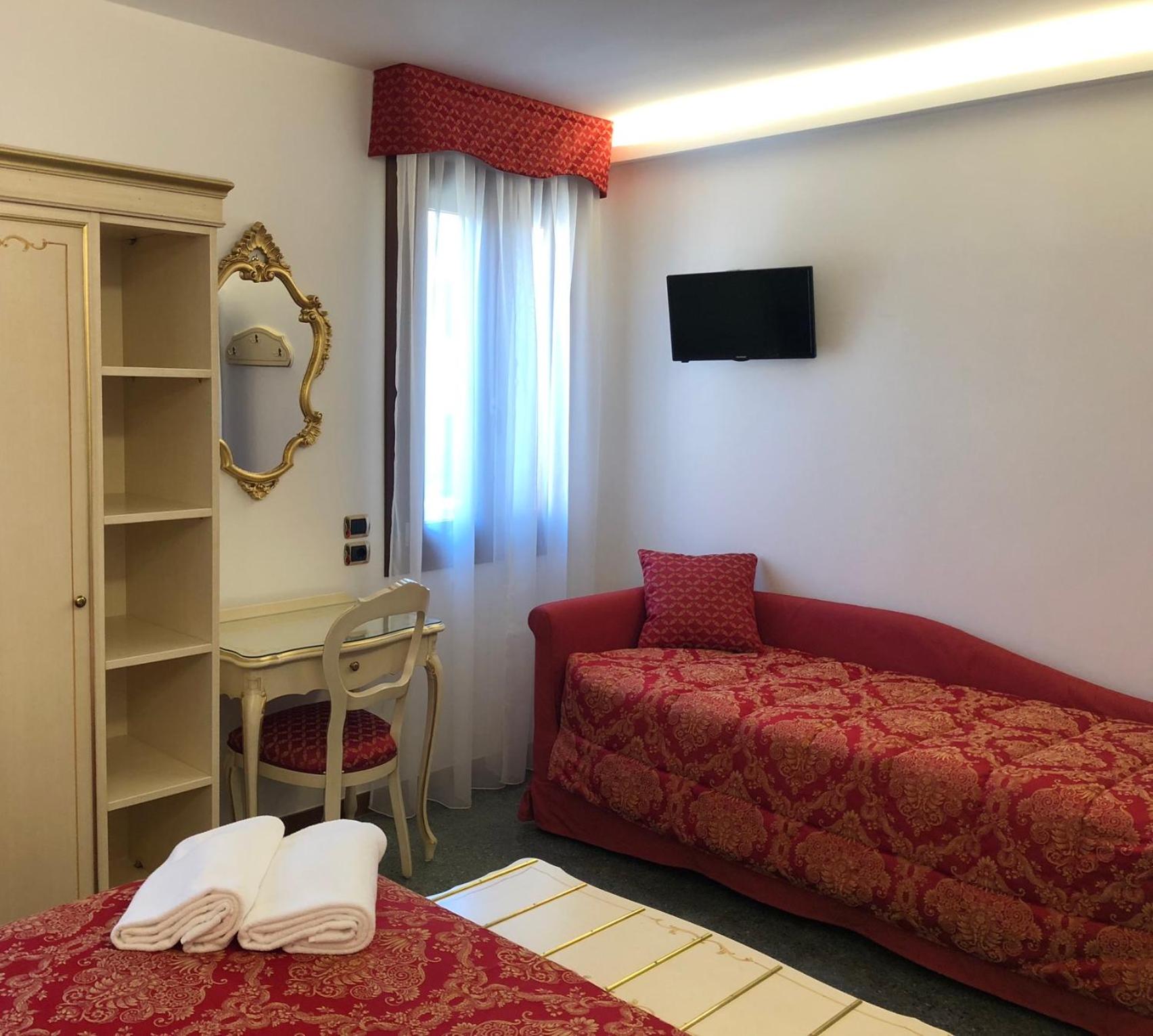 Triple Room photo 2