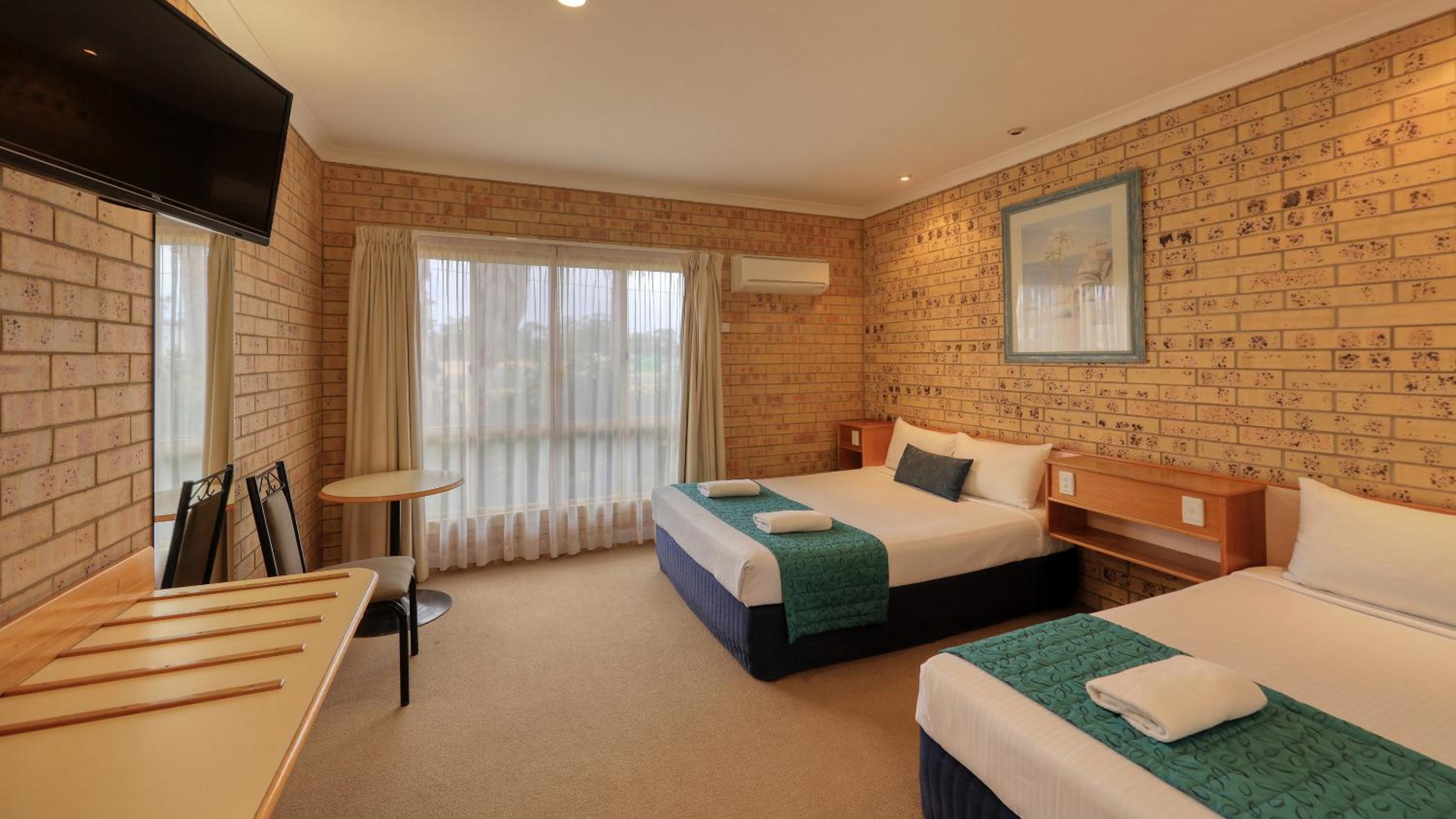 Deluxe Twin Room photo 2
