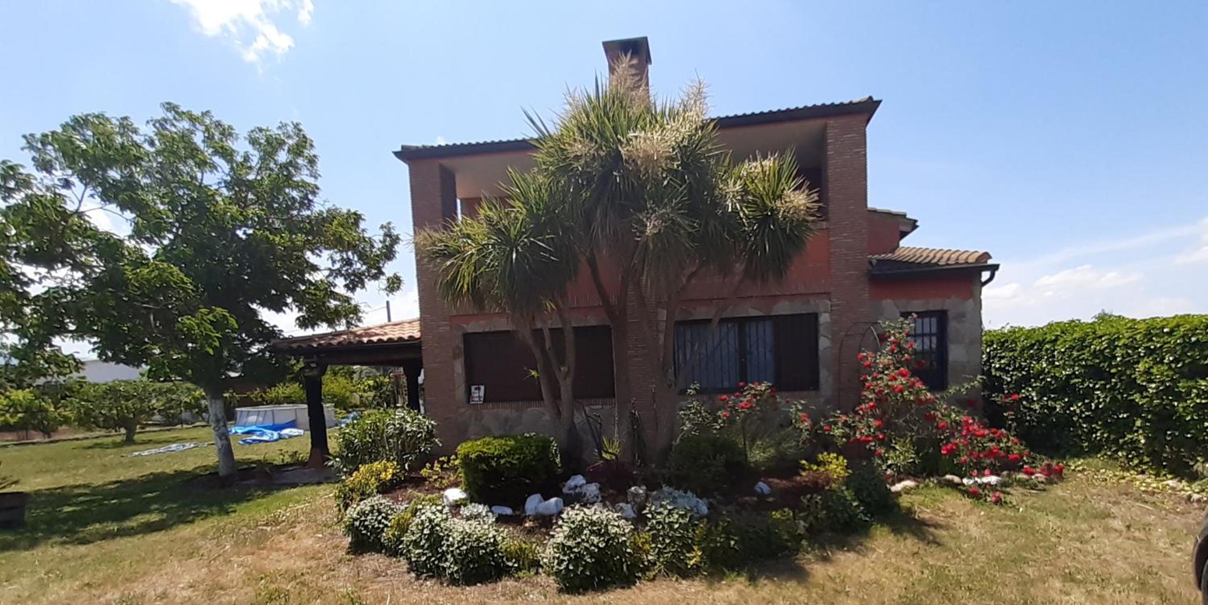 Four-Bedroom House photo 2