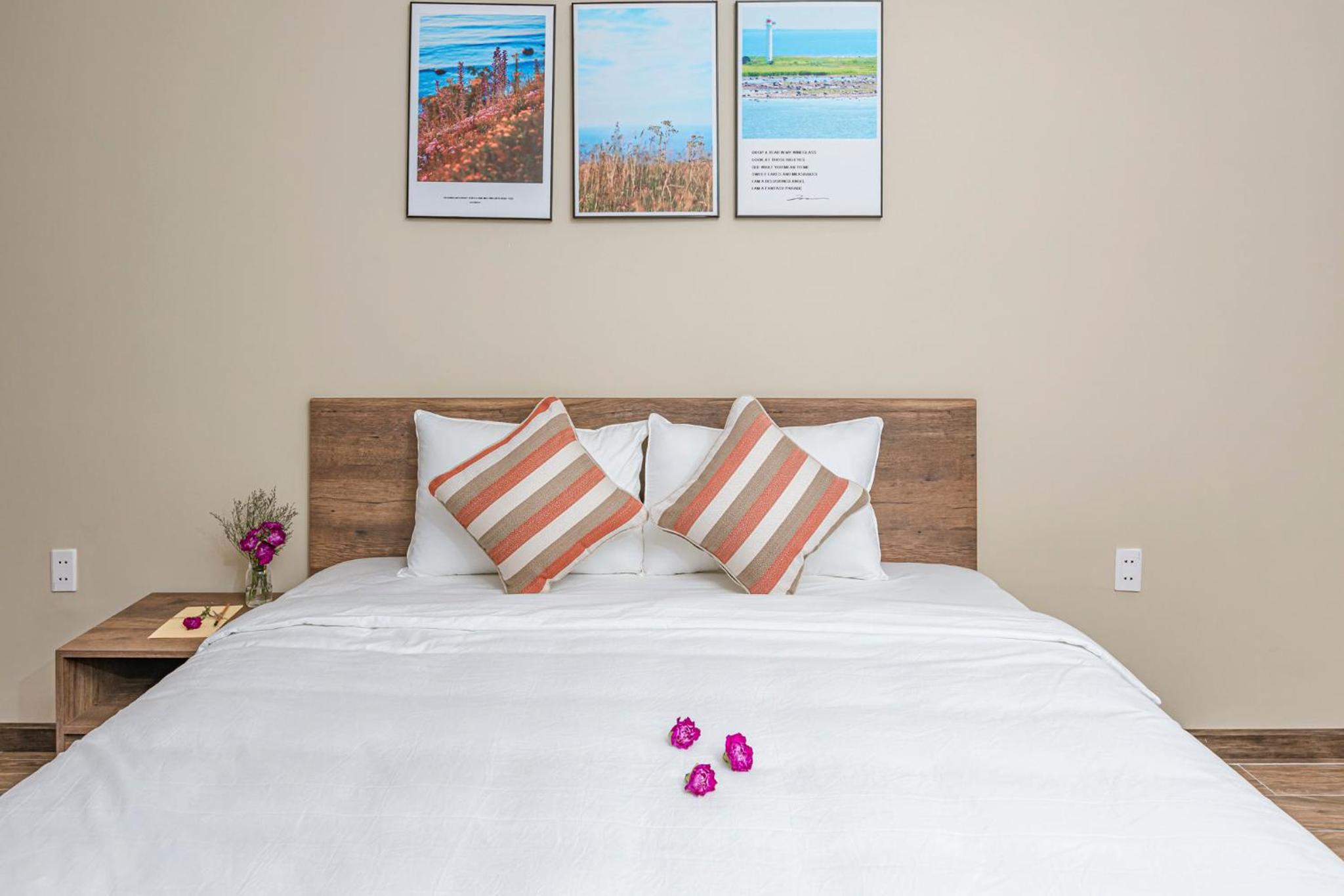 Deluxe Queen Room - Photo 17