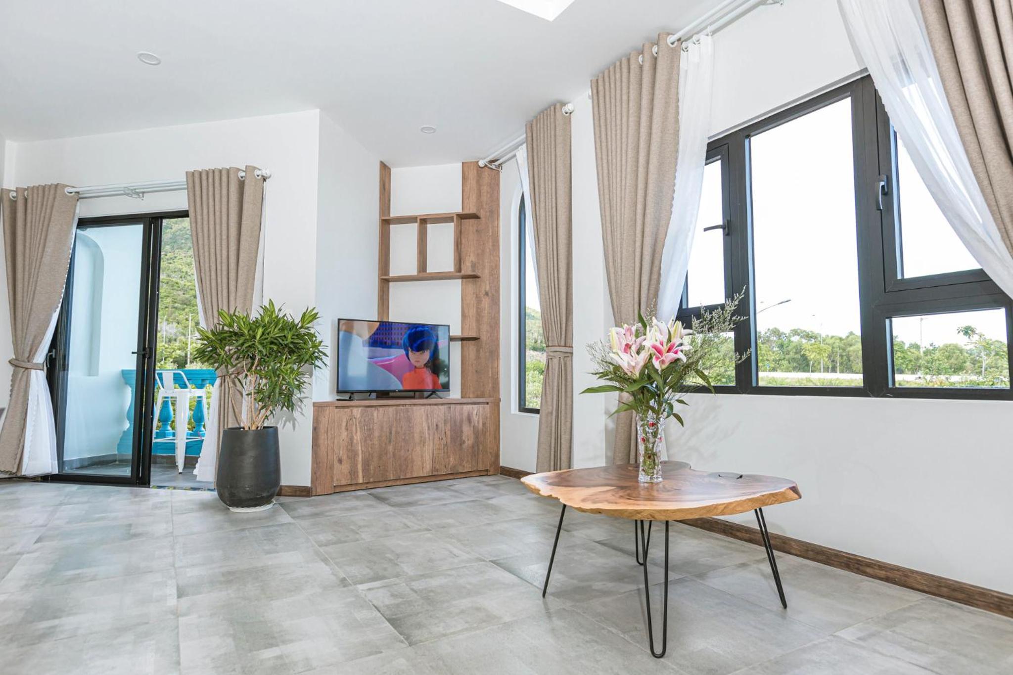 Deluxe Family Room - Photo 1