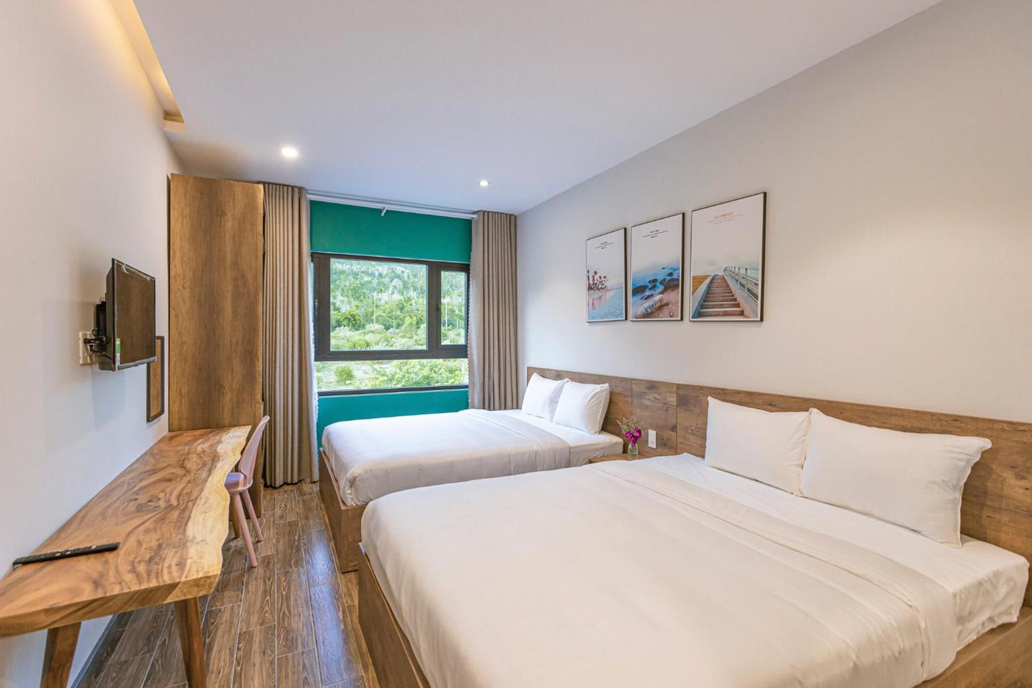 One-Bedroom Suite - Photo 8