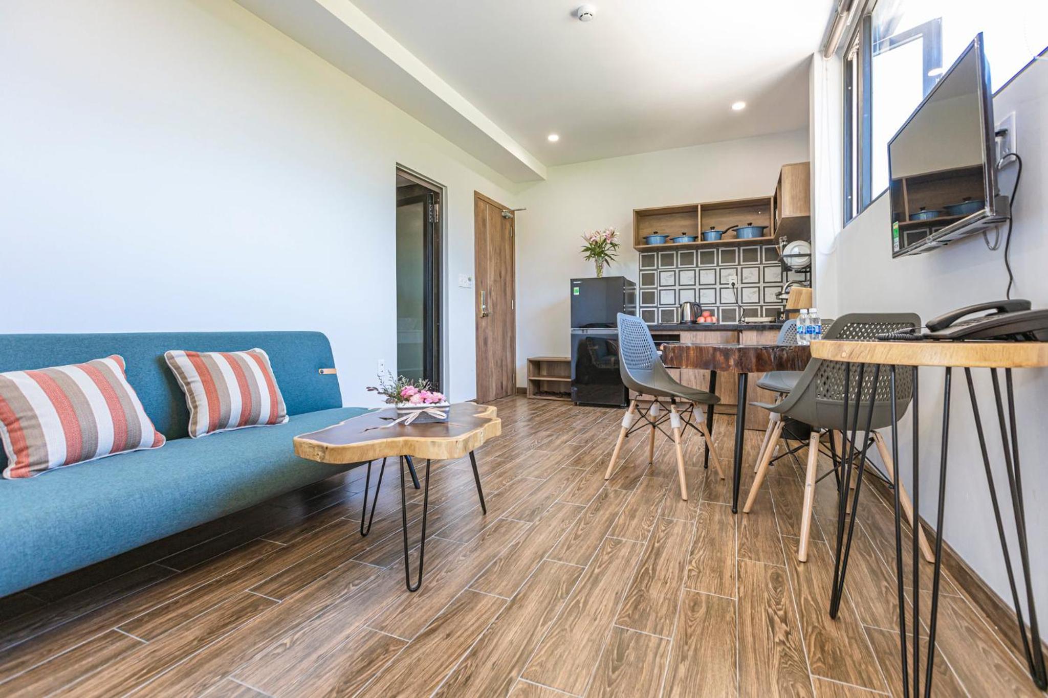One-Bedroom Suite - Photo 7