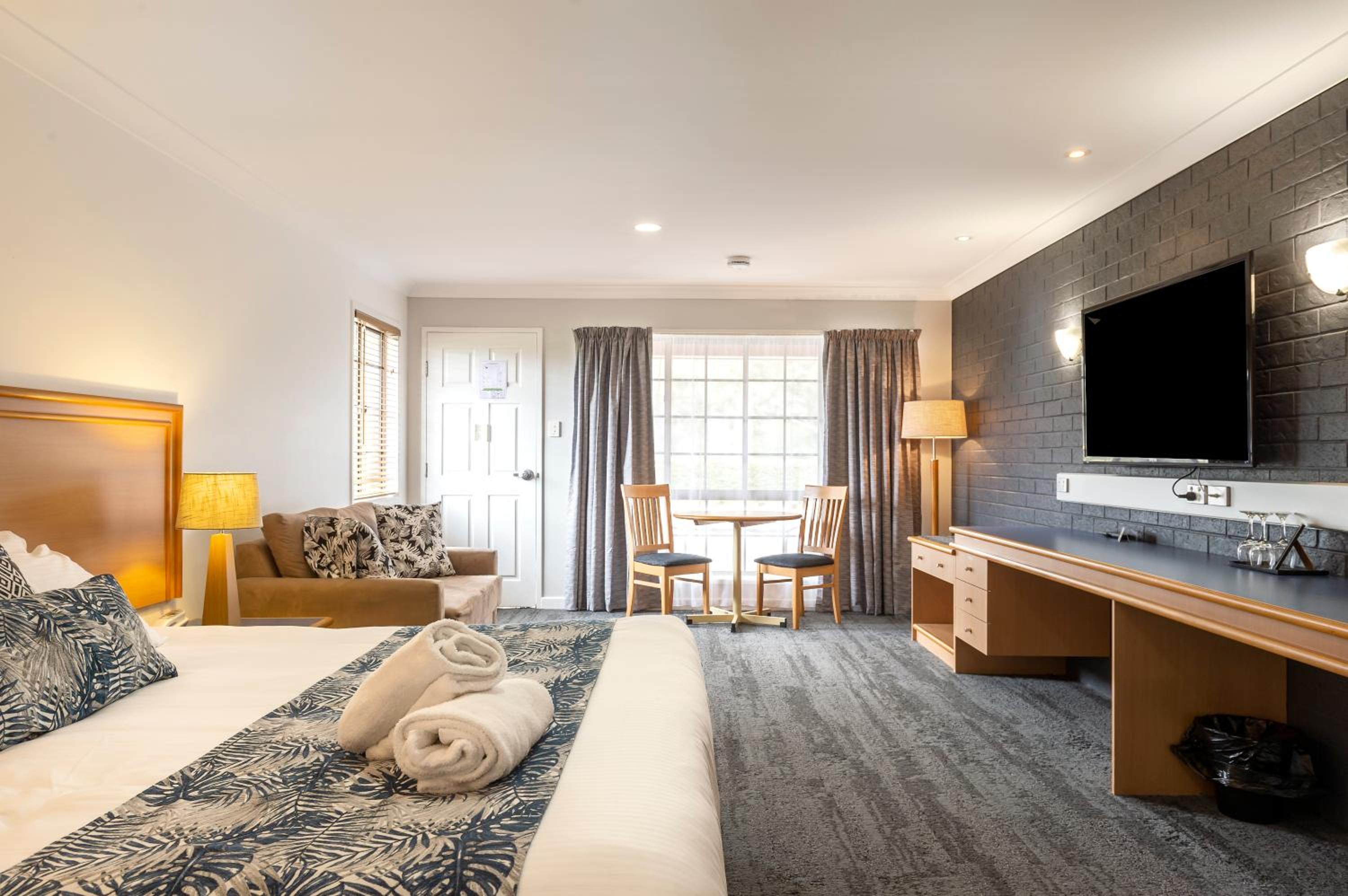 Superior King Suite photo 2