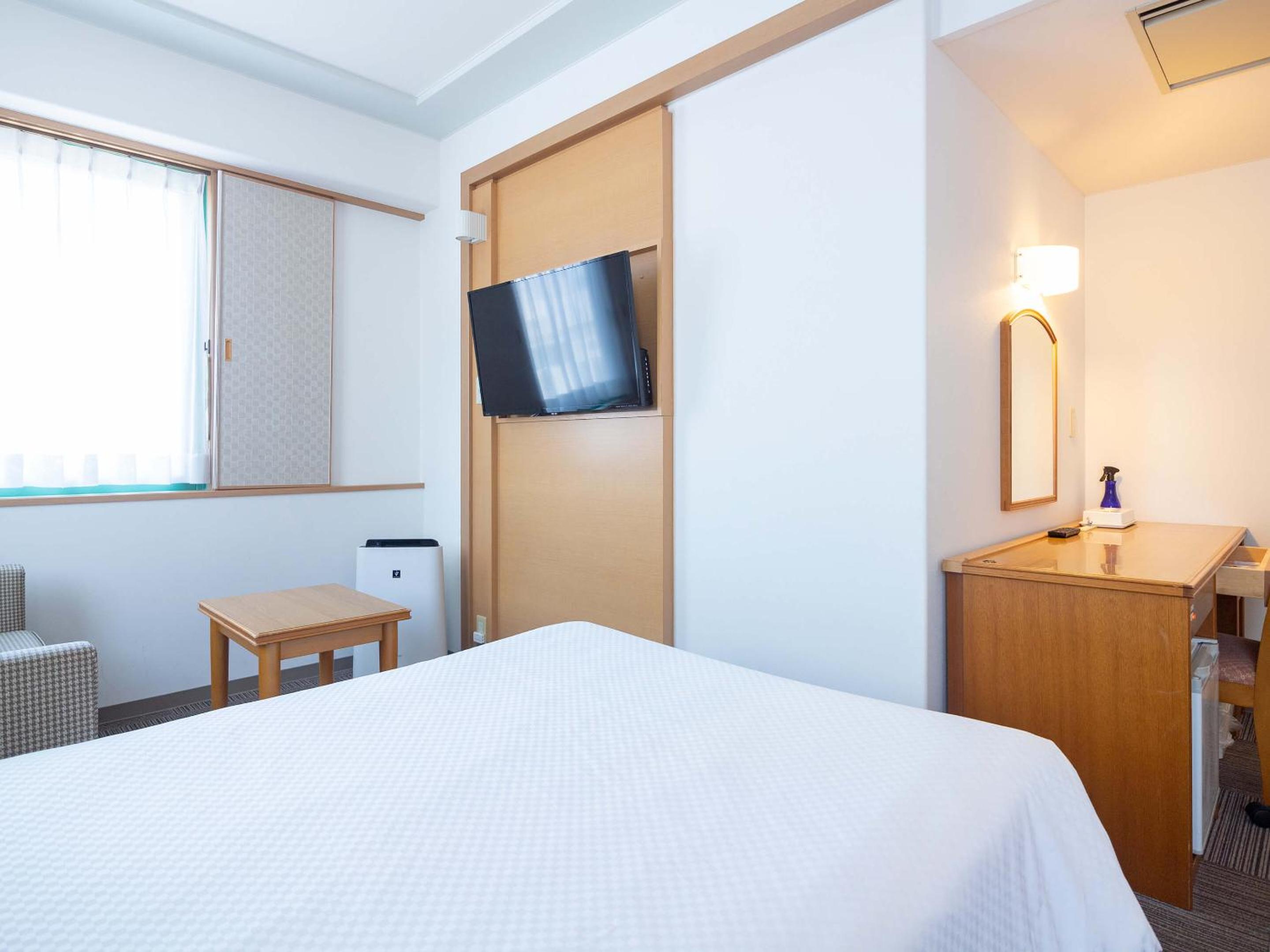 Twin Room - Non-Smoking photo 3