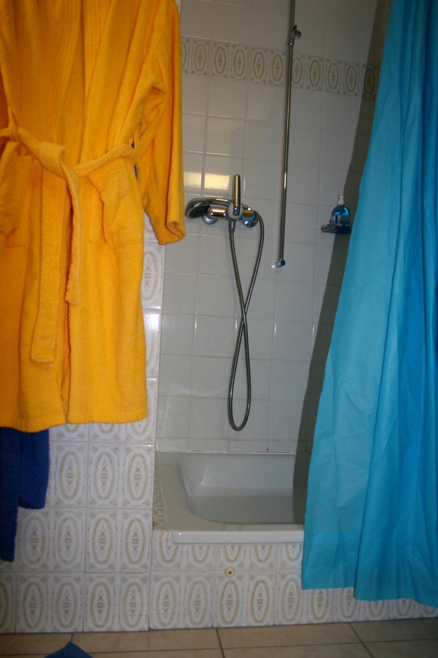 Family Room with Private Bathroom photo 2