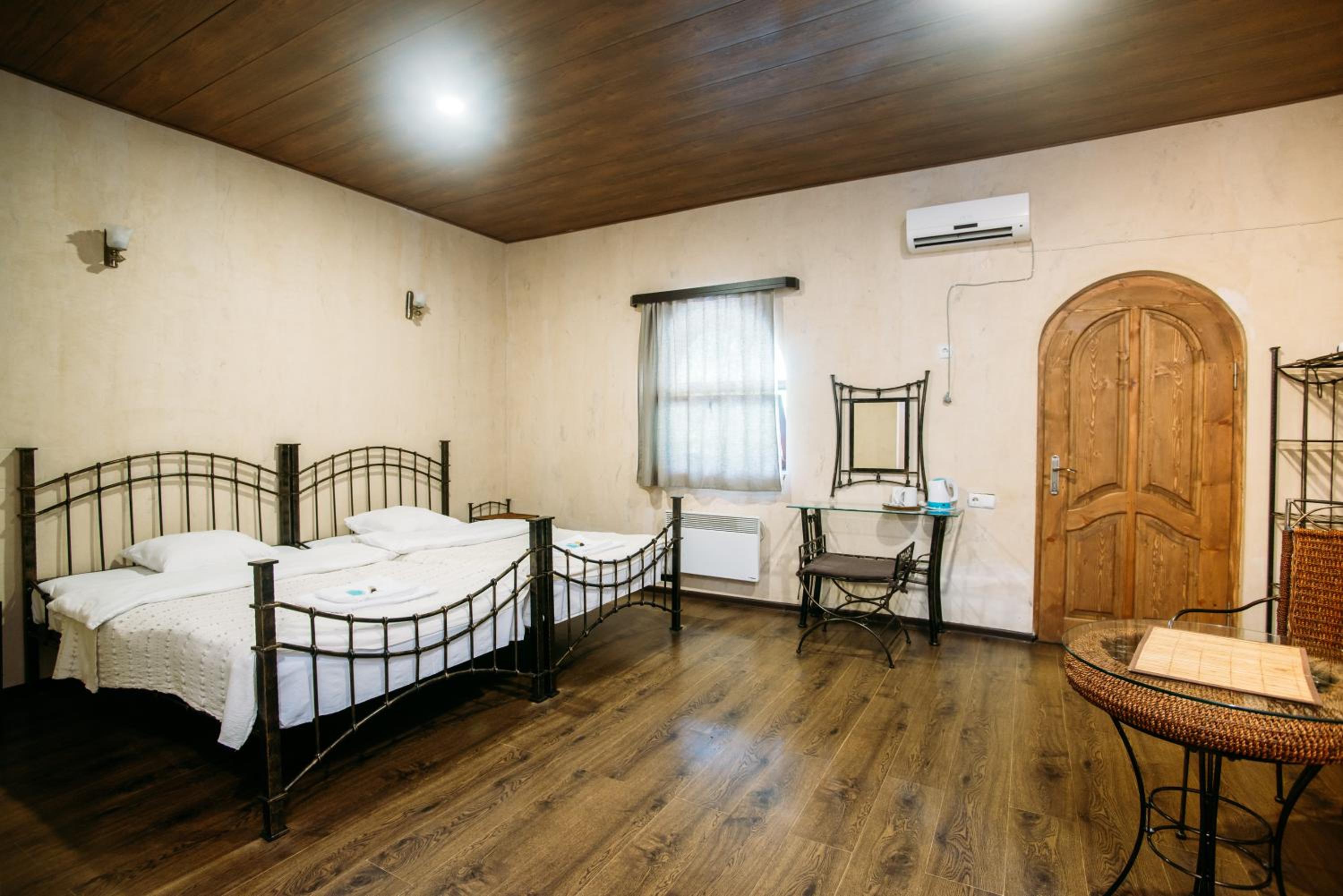 Triple Room with Balcony - Photo 6