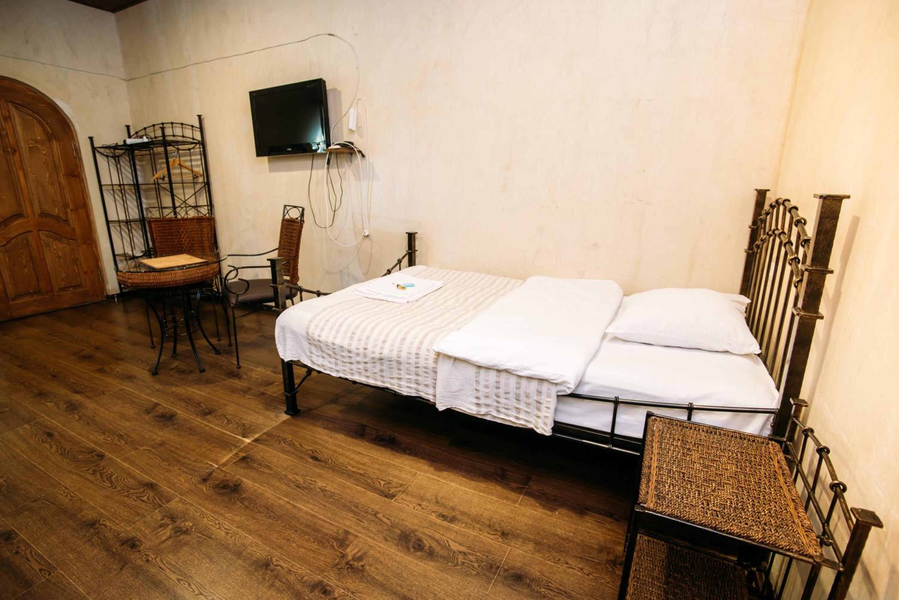 Triple Room with Balcony - Photo 7