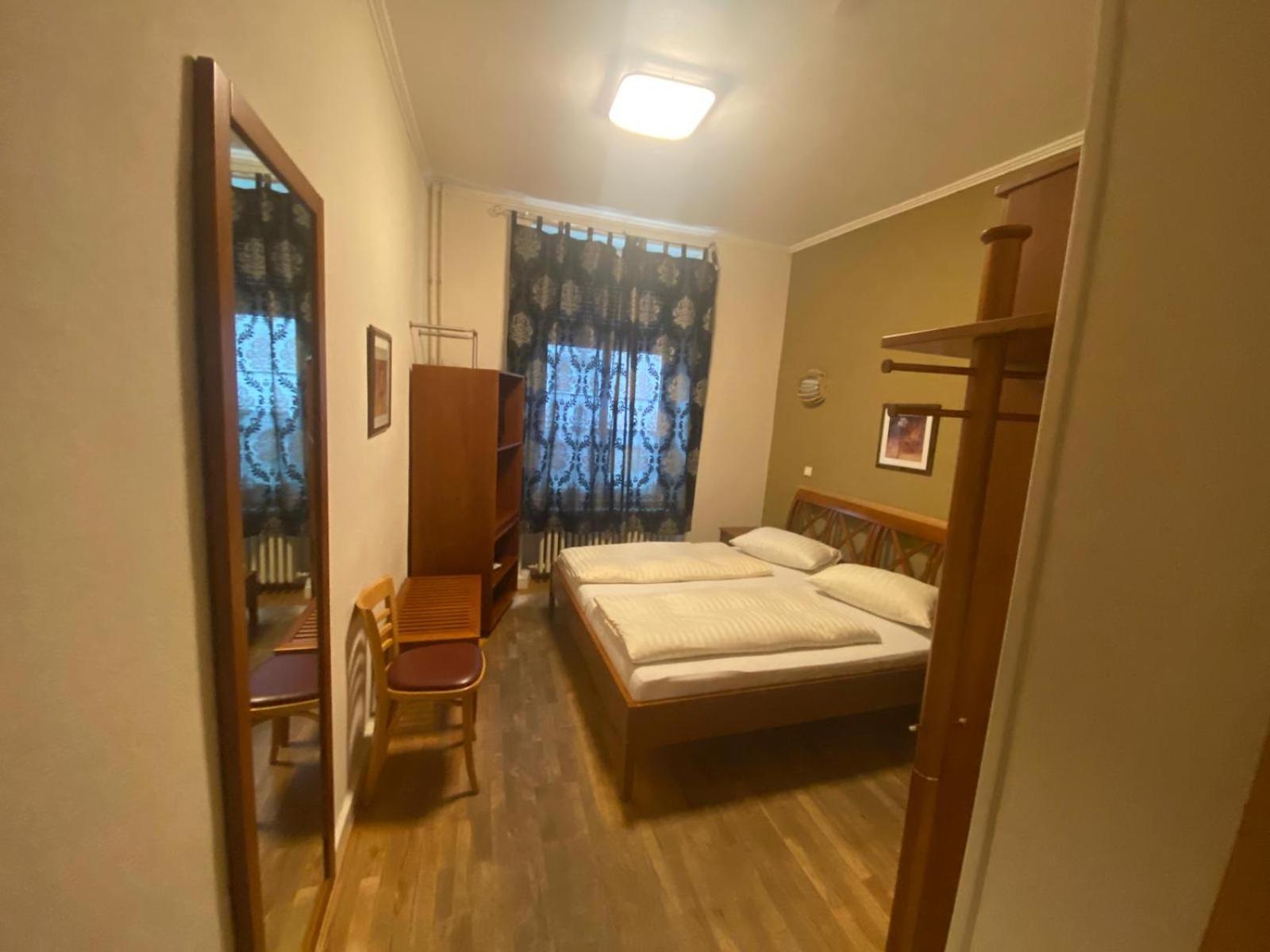 Standard Double Room - Photo 2