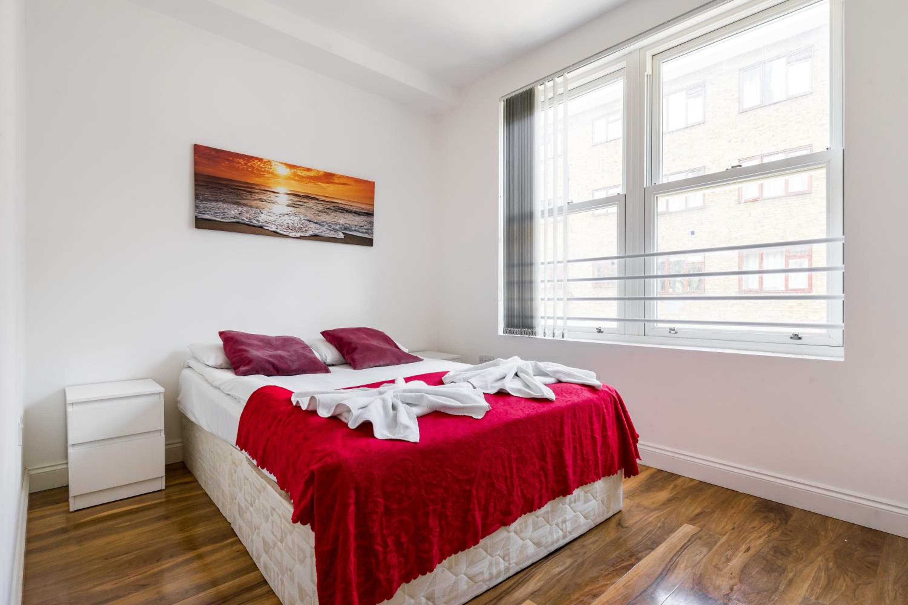 One-Bedroom Apartment photo 1